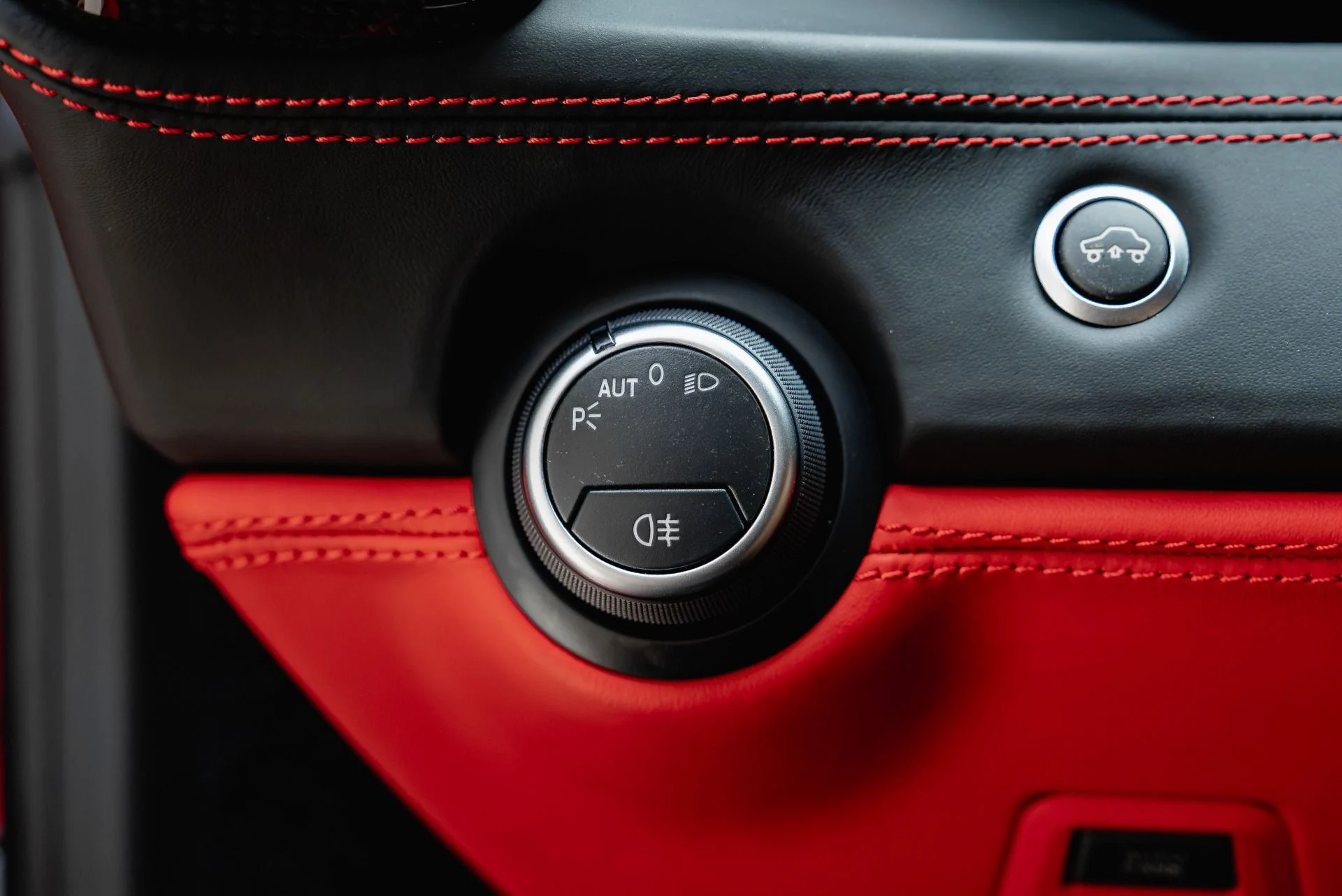 mph038_3303022554_Used_2018_Ferrari_488_GTB_1785446220_8b0675e279
