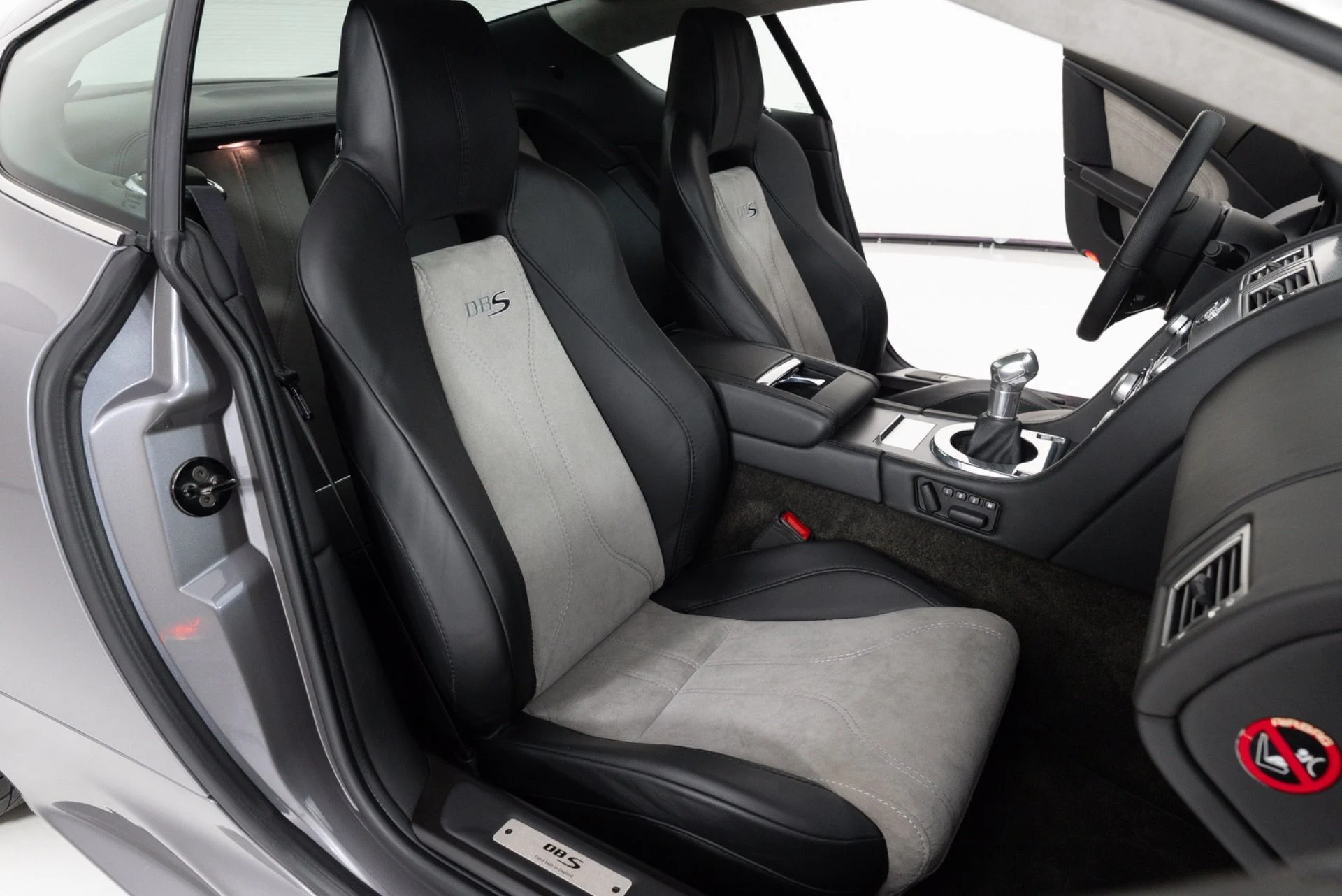 mph038_330519617_Used_2009_Aston_Martin_DBS_V12_Manual_1782515507_a96f859b84