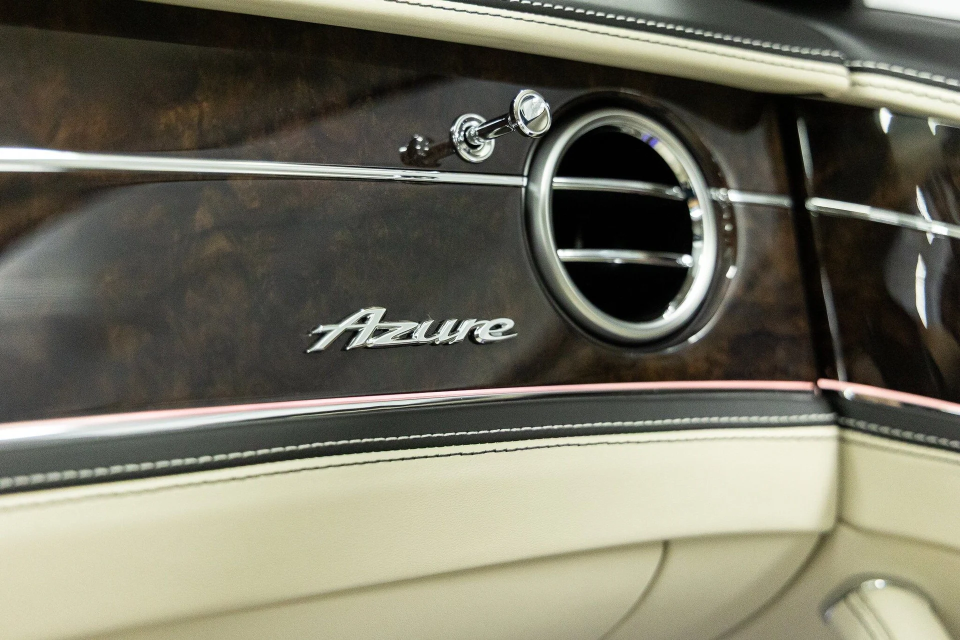 mph038_3319455705_fd98d792c41d3667f66a580f6df79ffdx_4639ad1491