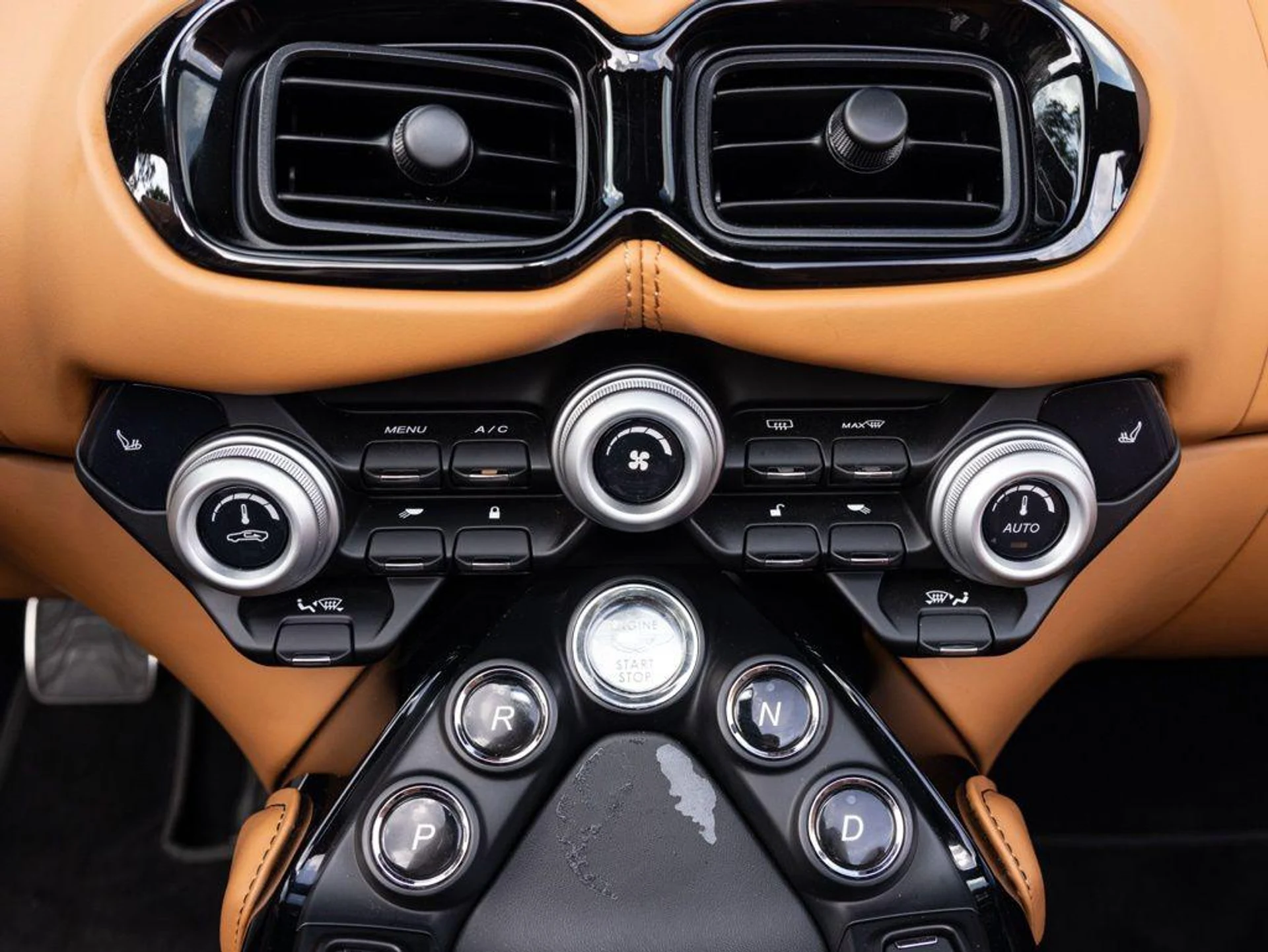 mph038_3322567818_521812202_6a184a43a71a9680c5702edc_209b551372