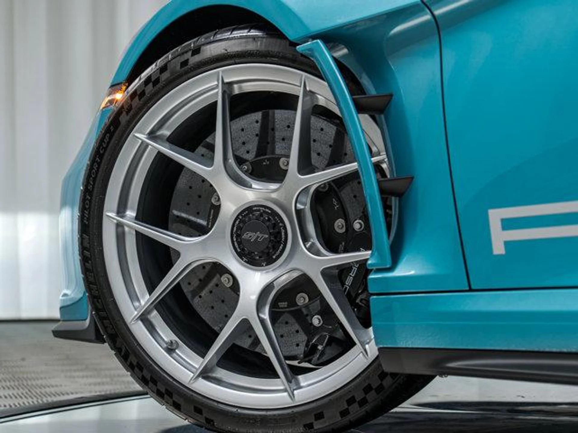 mph038_3327334840_FT_Oy8_u_D4_WG_Pei81_M1lnzix_UW_Wg_d12f2e0c2e