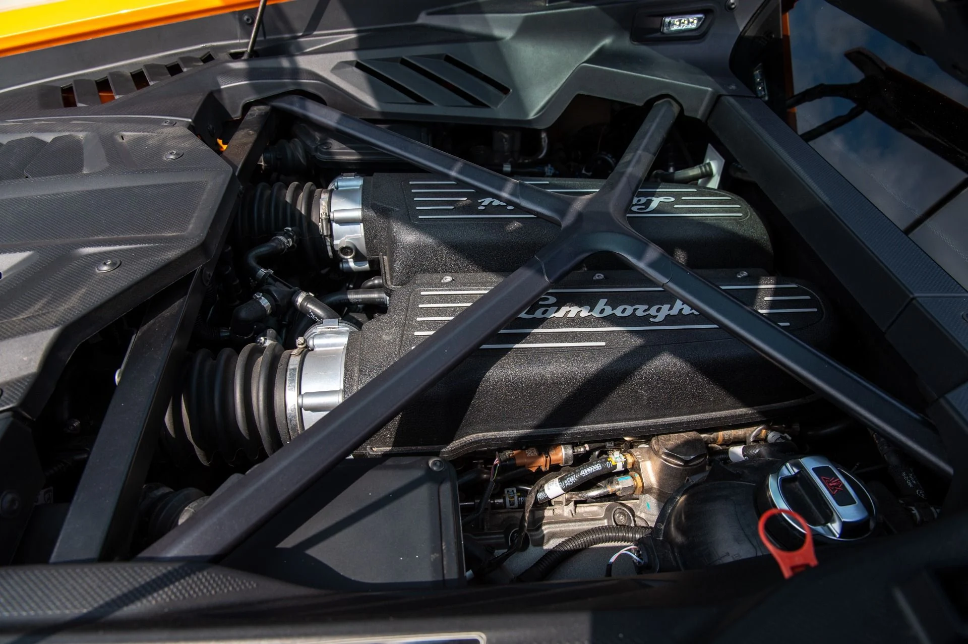 mph038_3342458834_Used_2021_Lamborghini_Huracan_EVO_1753824342_4a66f17886