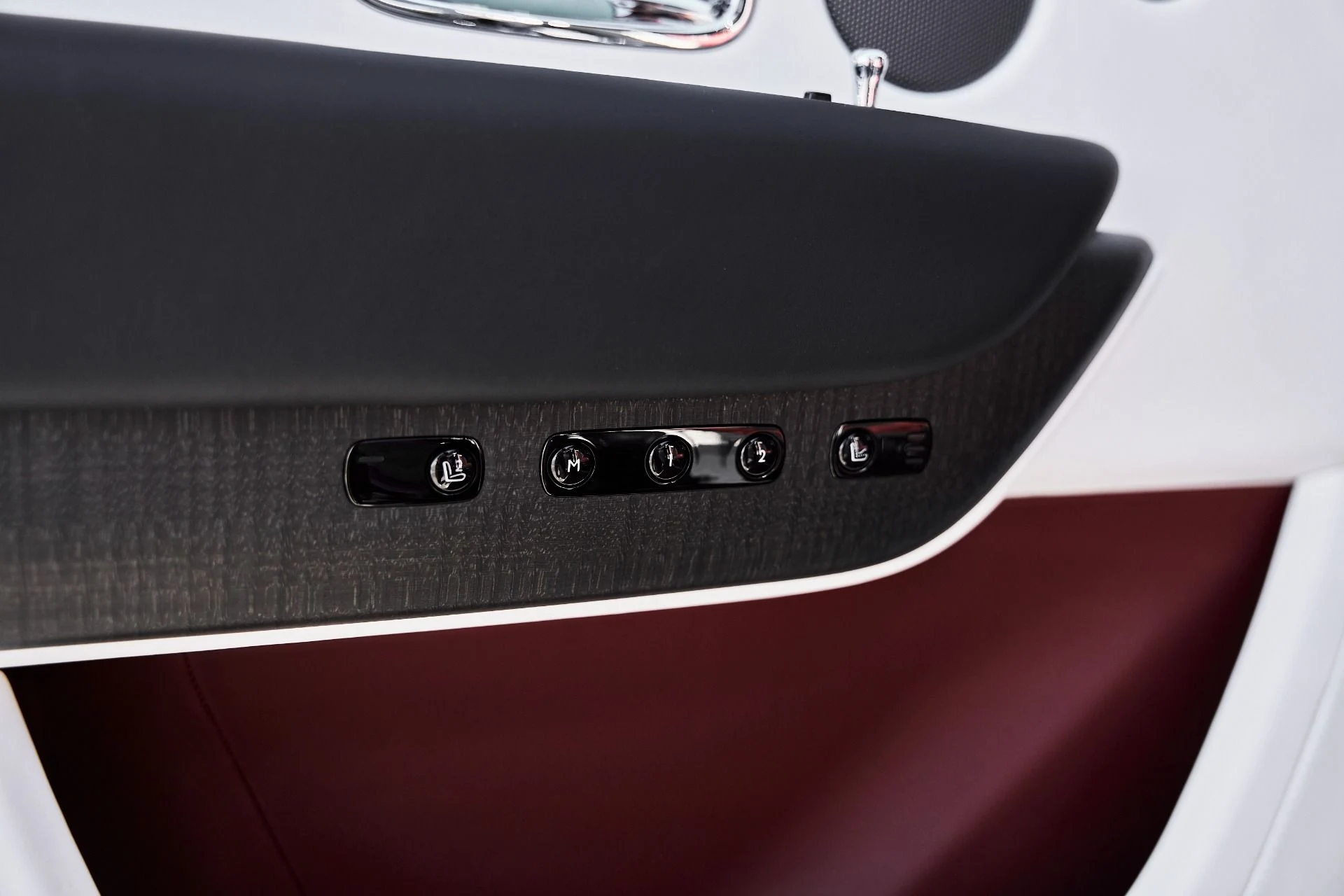 mph038_3350687175_Used_2026_Rolls_Royce_Cullinan_1774544512_a7467cde72