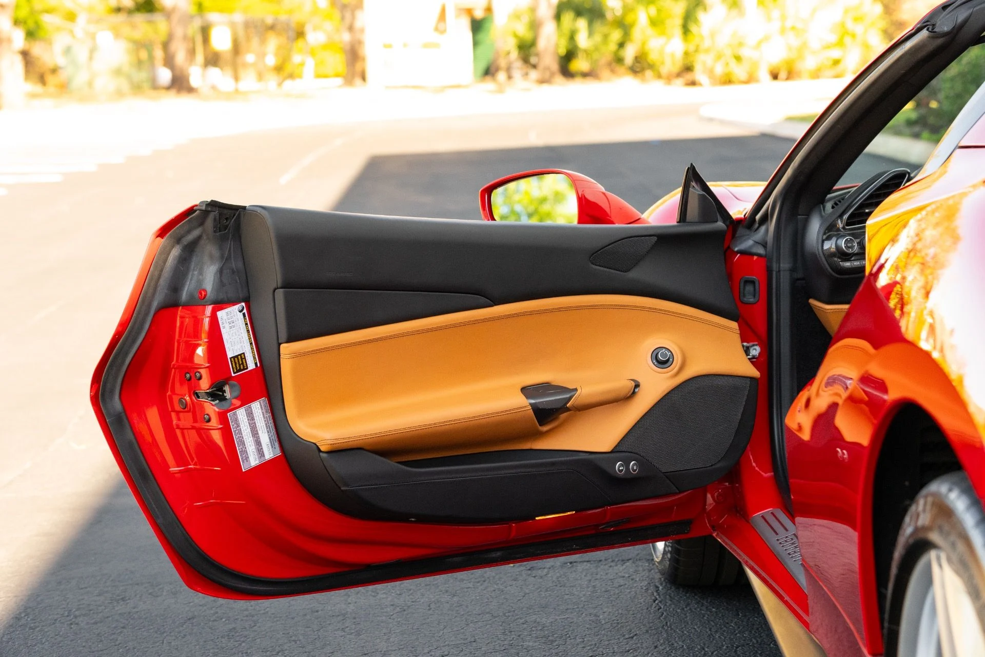 mph038_3384066683_Used_2017_Ferrari_488_Spider_1771886978_8e6b246935