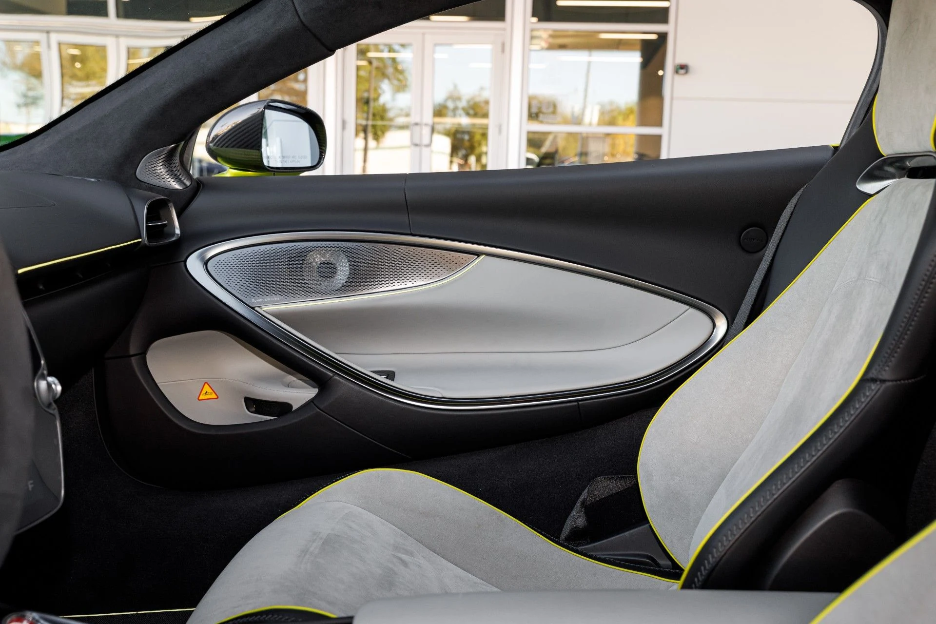 mph038_3384436348_287_p39_l_4153fe5438