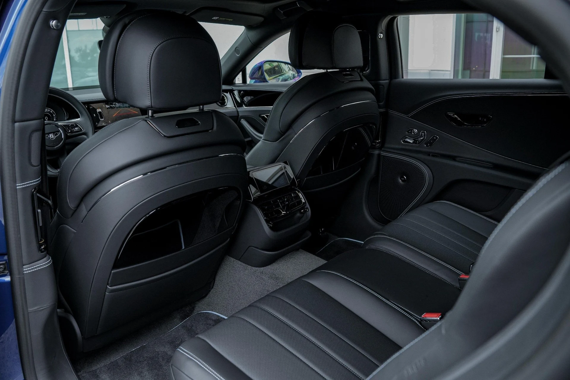 mph038_3386615329_Hi_Tech_Luxury_Imports_LLC_SCBBP_6_ZG_0_SC_023385_image_38_bb9ff6d464