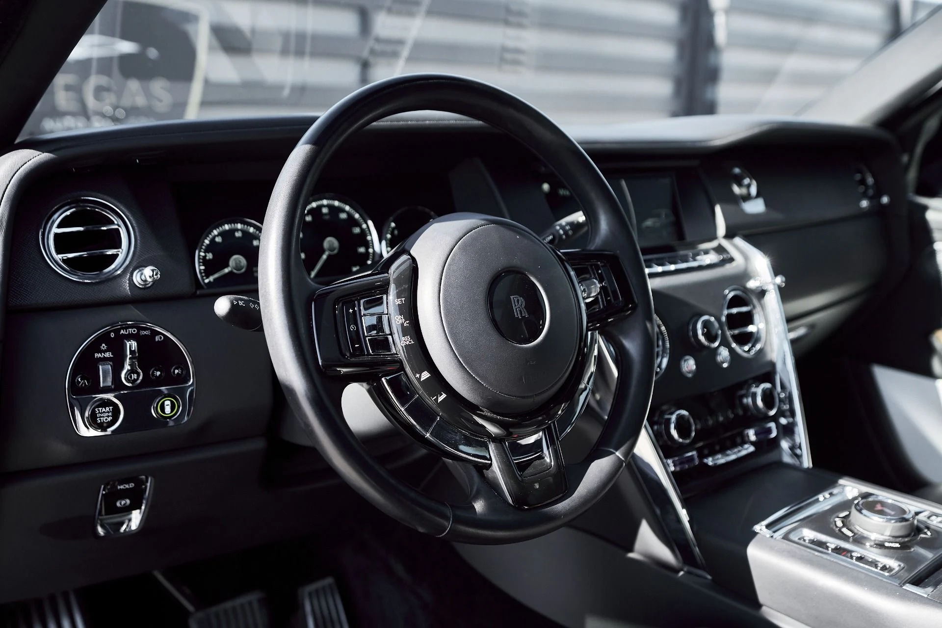 mph038_3393076157_Used_2019_Rolls_Royce_Cullinan_Base_1767201701_a9be8e0dd6