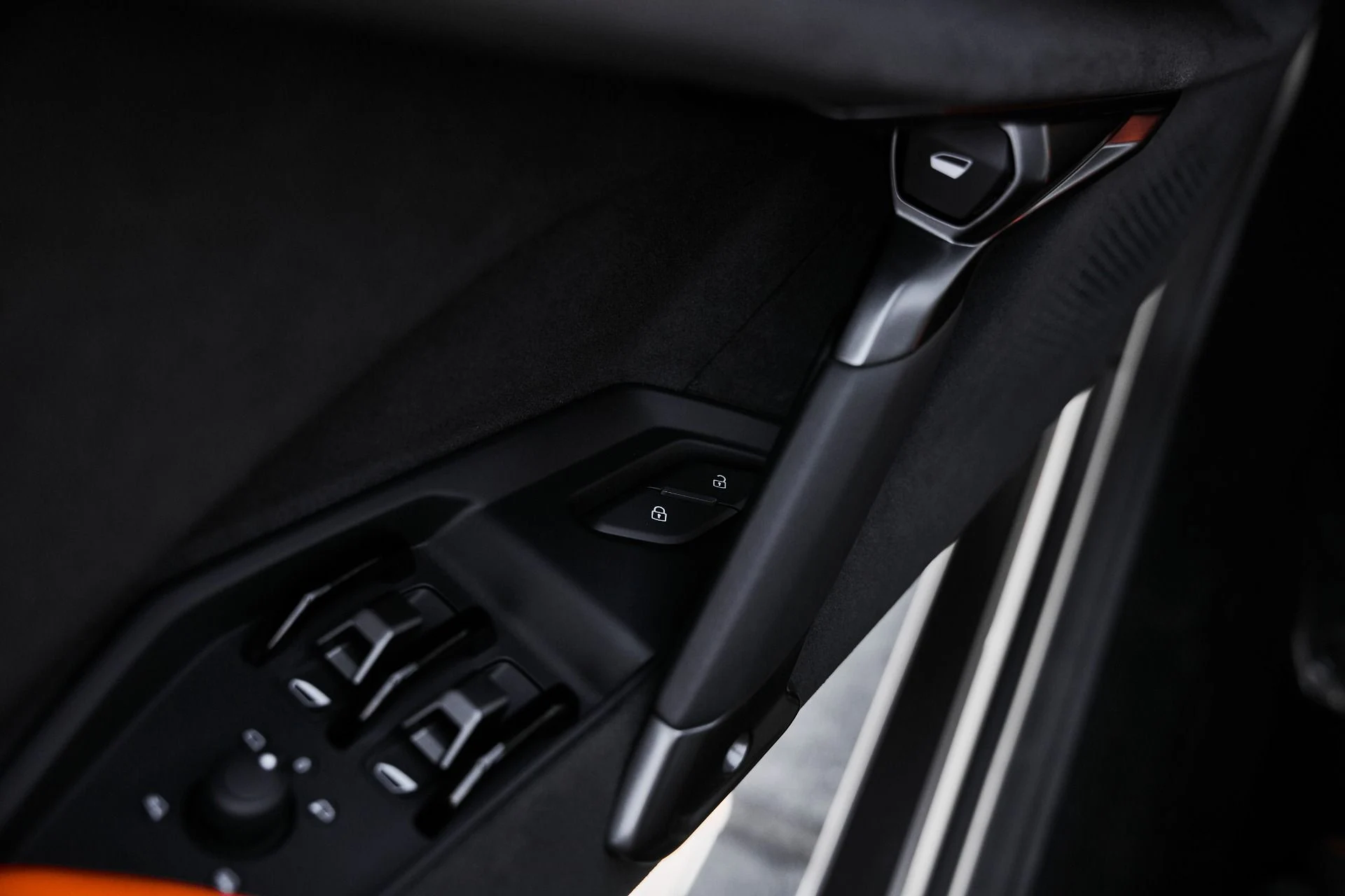 mph038_3399681703_Used_2024_Lamborghini_Revuelto_Base_1777394325_bc033551c4