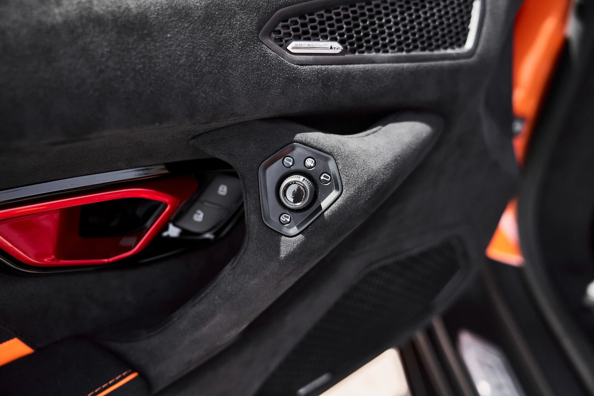 mph038_3404276132_Used_2023_Lamborghini_Huracan_Sterrato_Base_1776823451_b9b428588e