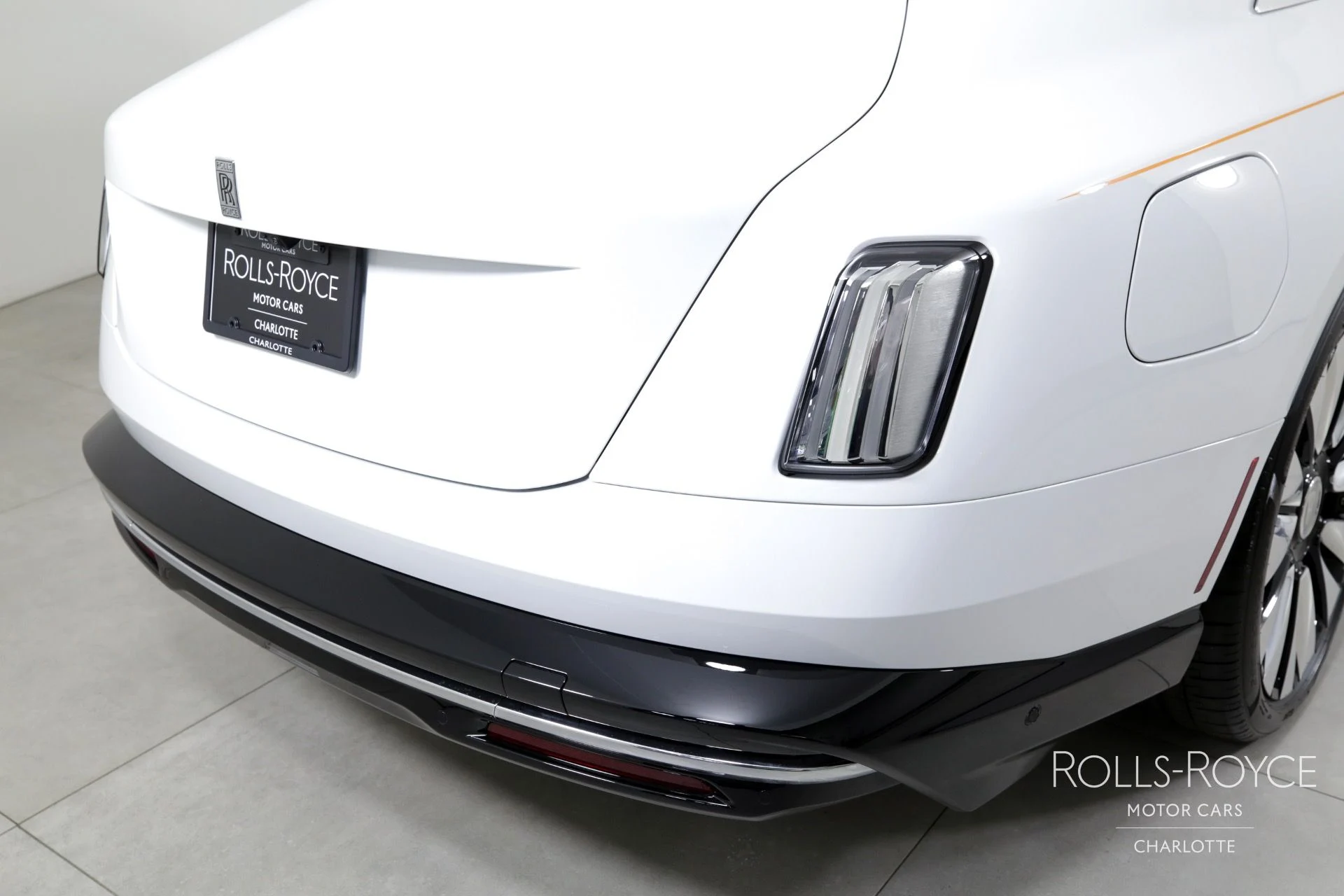 mph038_3420679398_Used_2024_Rolls_Royce_Spectre_1722271602_727566b839