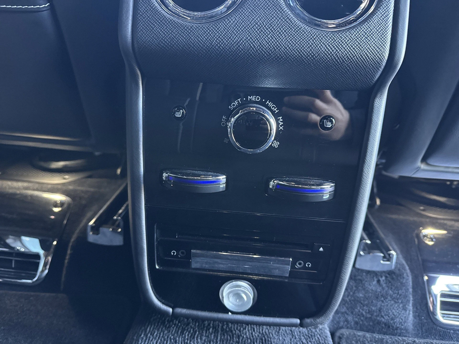 mph038_3434746558_e83701e0319837aa7315f6e833bd0ac7x_121d5e8646