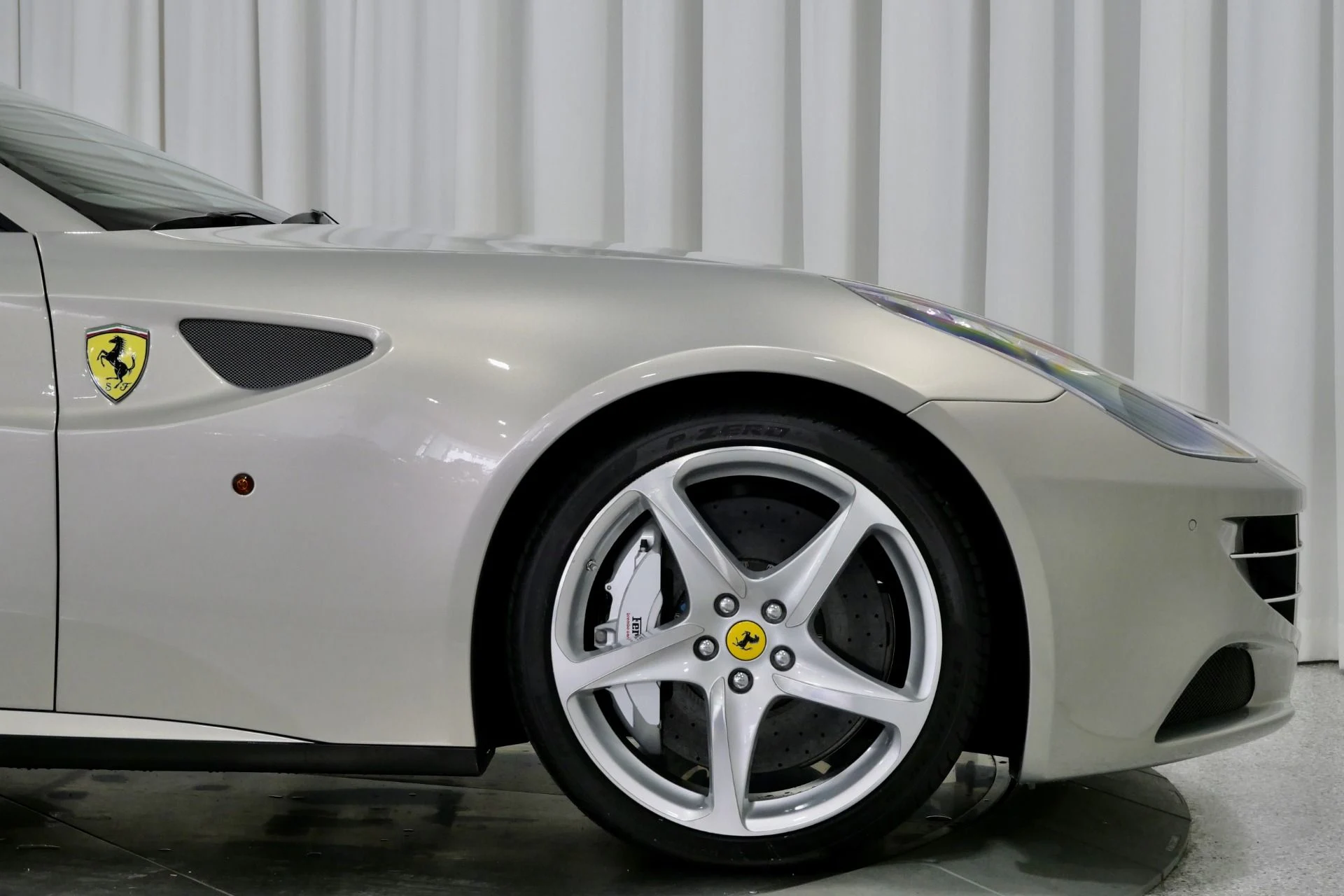 mph038_343563108_Used_2012_Ferrari_FF_UAE_Edition_1762196572_479212f9eb