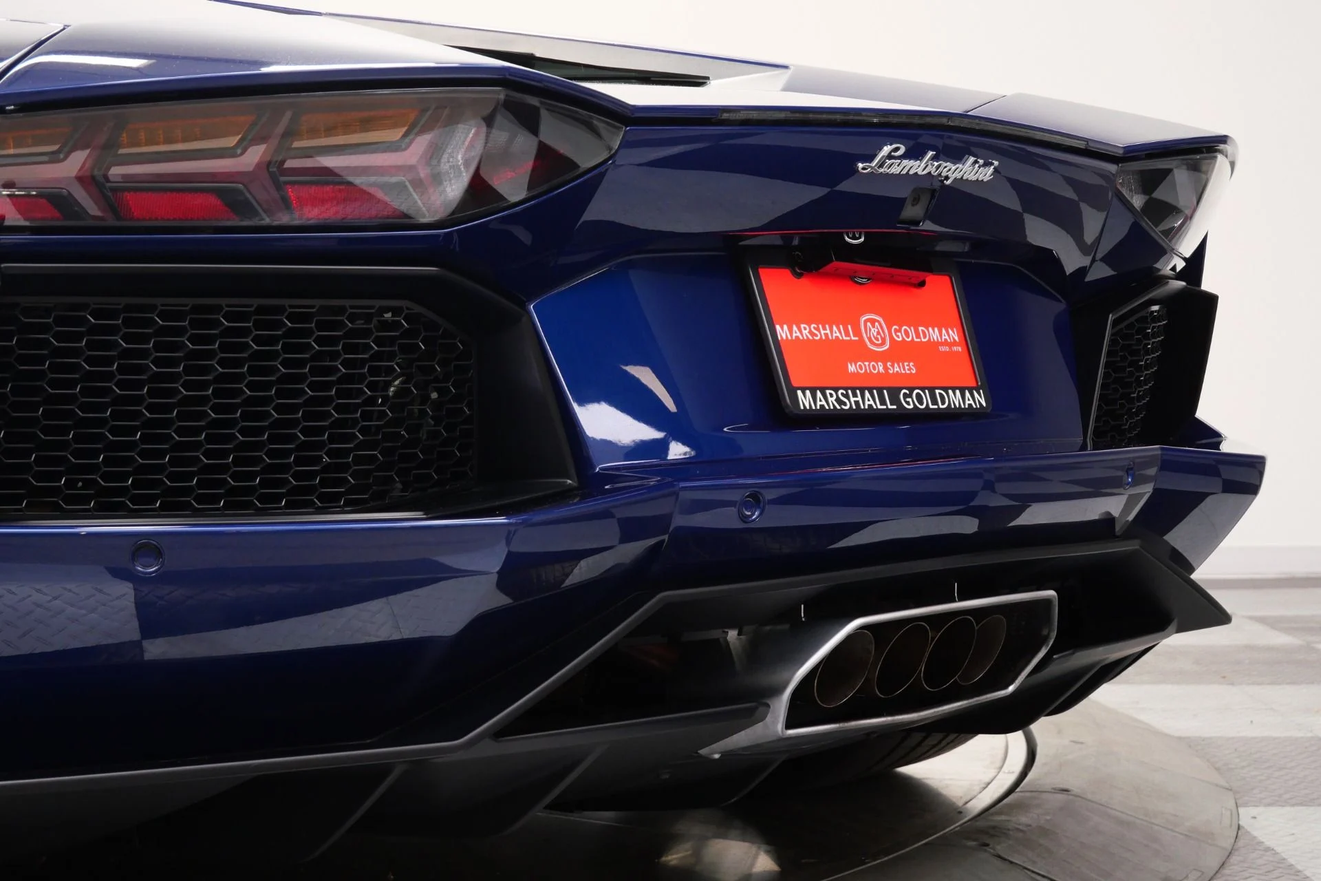 mph038_3442292739_Used_2014_Lamborghini_Aventador_LP_700_4_Beautiful_Color_Combination_Transparent_Engine_Bonnet_1774983686_9660021f03