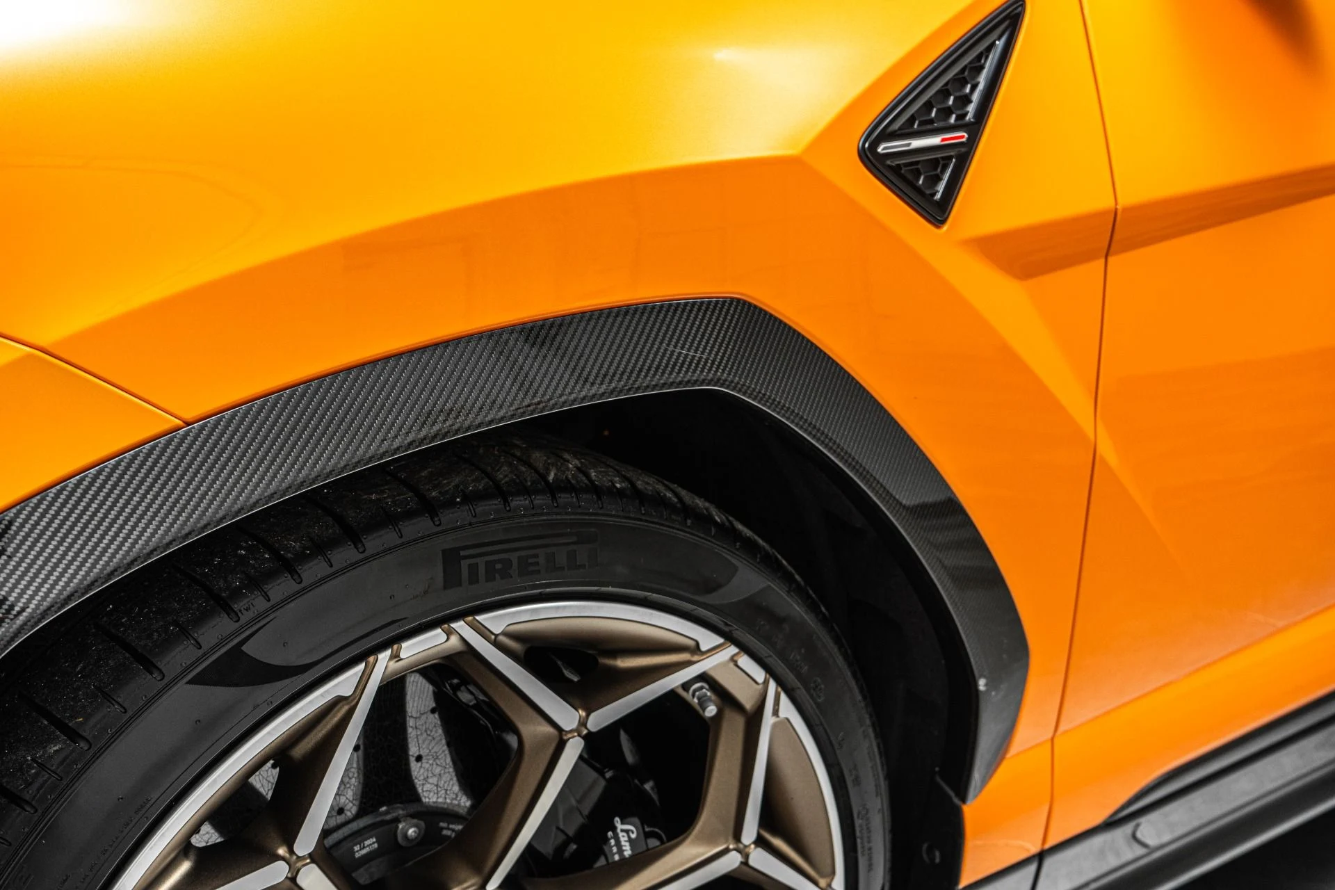 mph038_3452410452_Used_2024_Lamborghini_Urus_Performante_1779475320_009b12d363