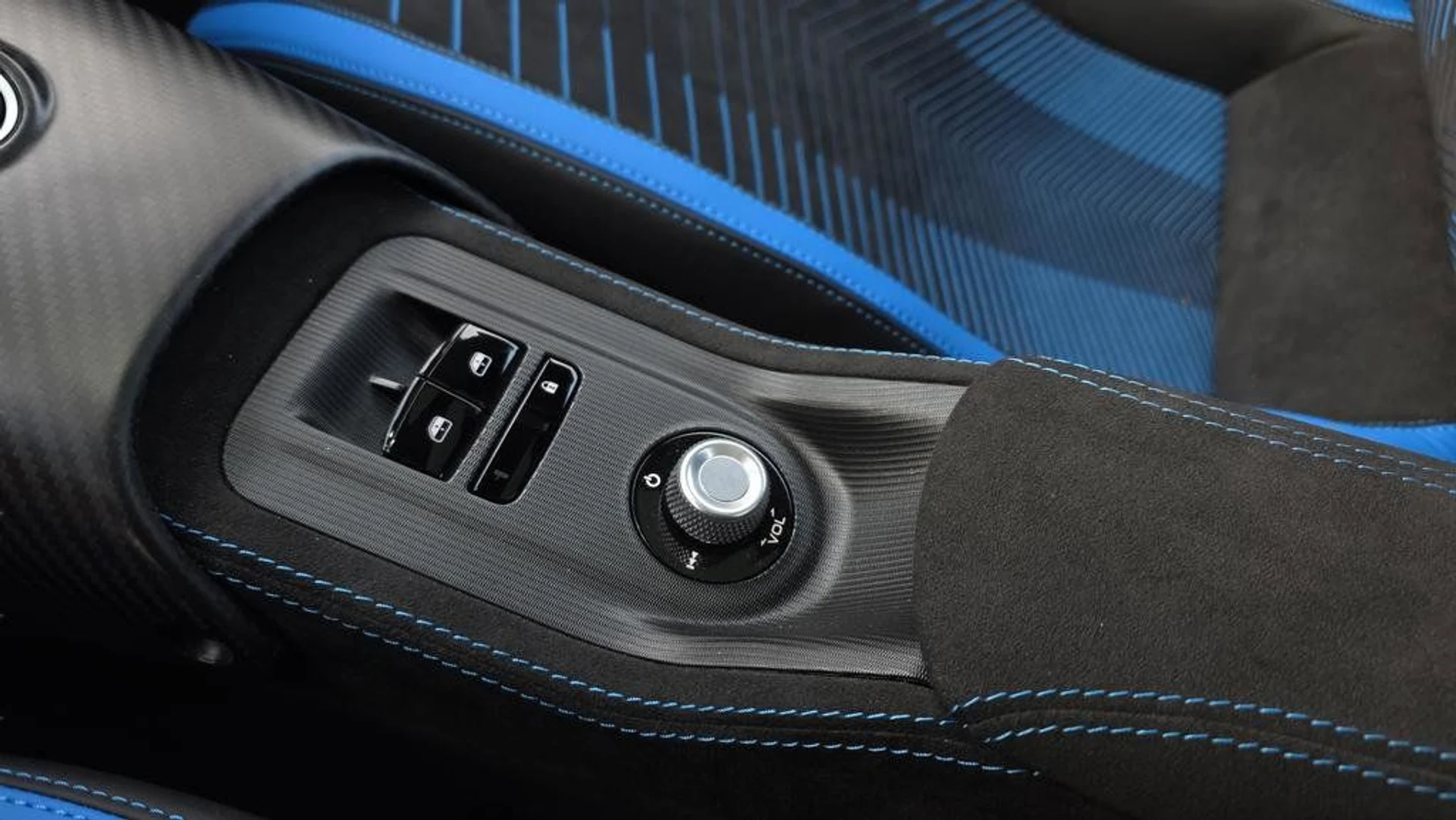 mph038_345901504_e44d2468a4d34aa3abae27b07376dd33_58024b169e