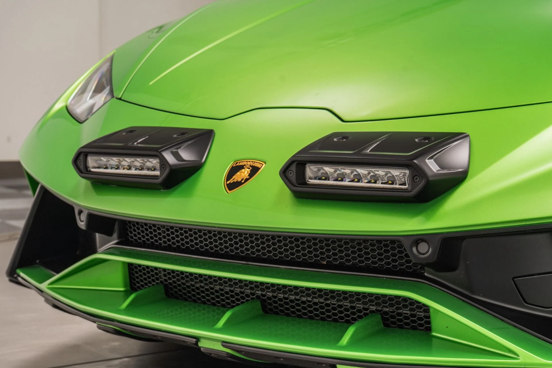 mph038_3461394708_Used_2024_Lamborghini_Huracan_Sterrato_1762382893_fabfffb4ad