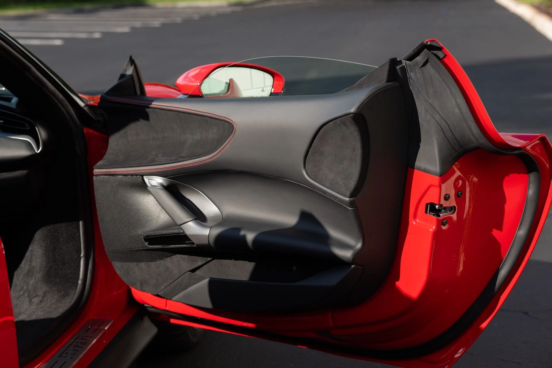 mph038_3470385490_Used_2024_Ferrari_SF_90_Spider_1759287826_6599af4f59