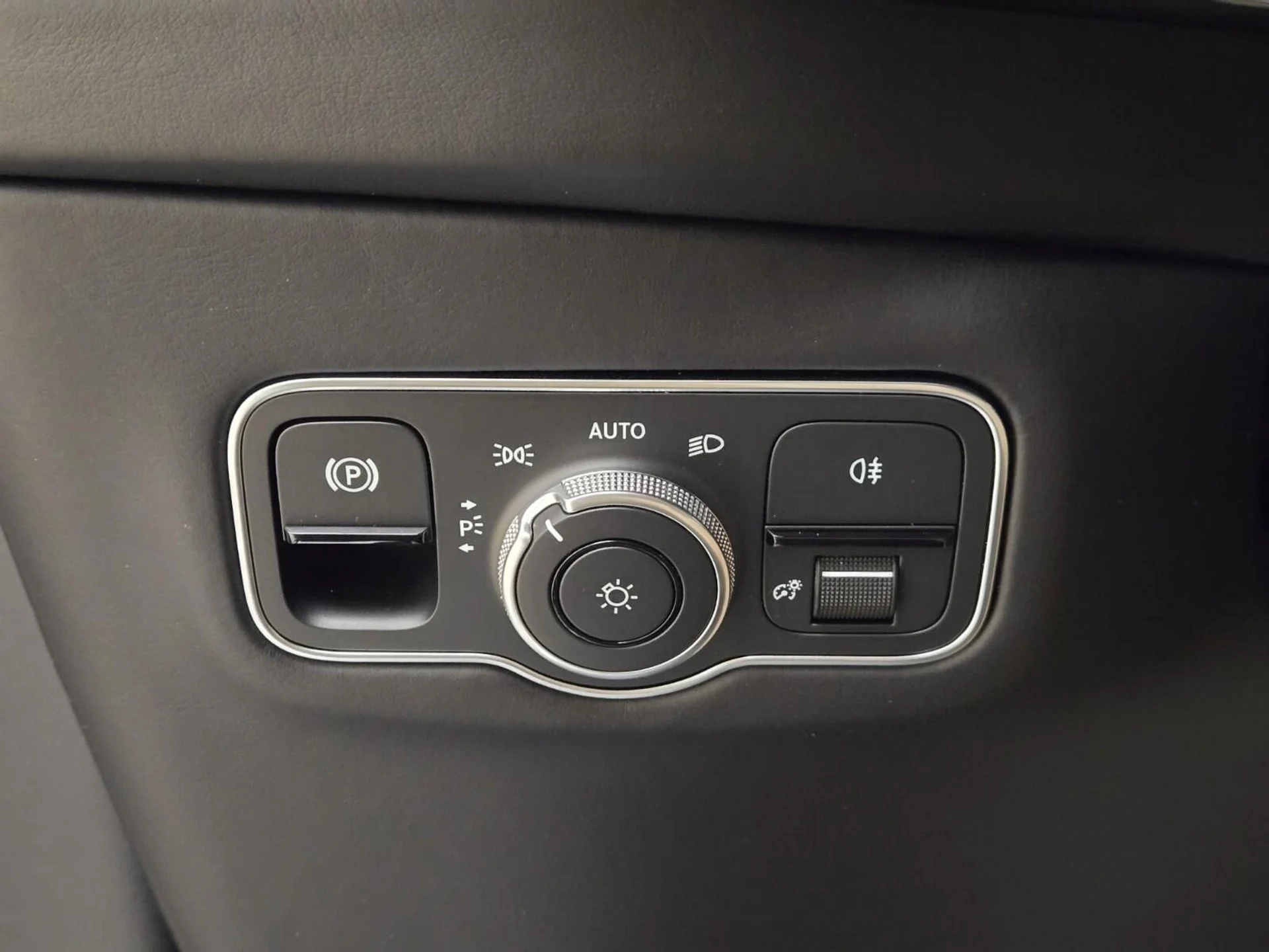 mph038_3482933754_New_2026_Aston_Martin_DBX_1767248326_7940b8d734