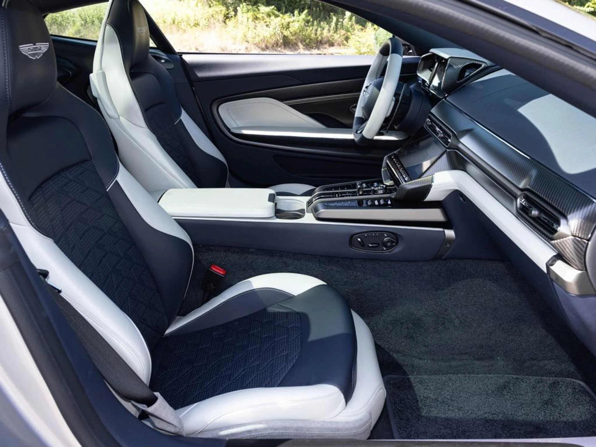 mph038_3484953471_456162572_68c00a73847c7f35d6e673e1_8e815b51e8