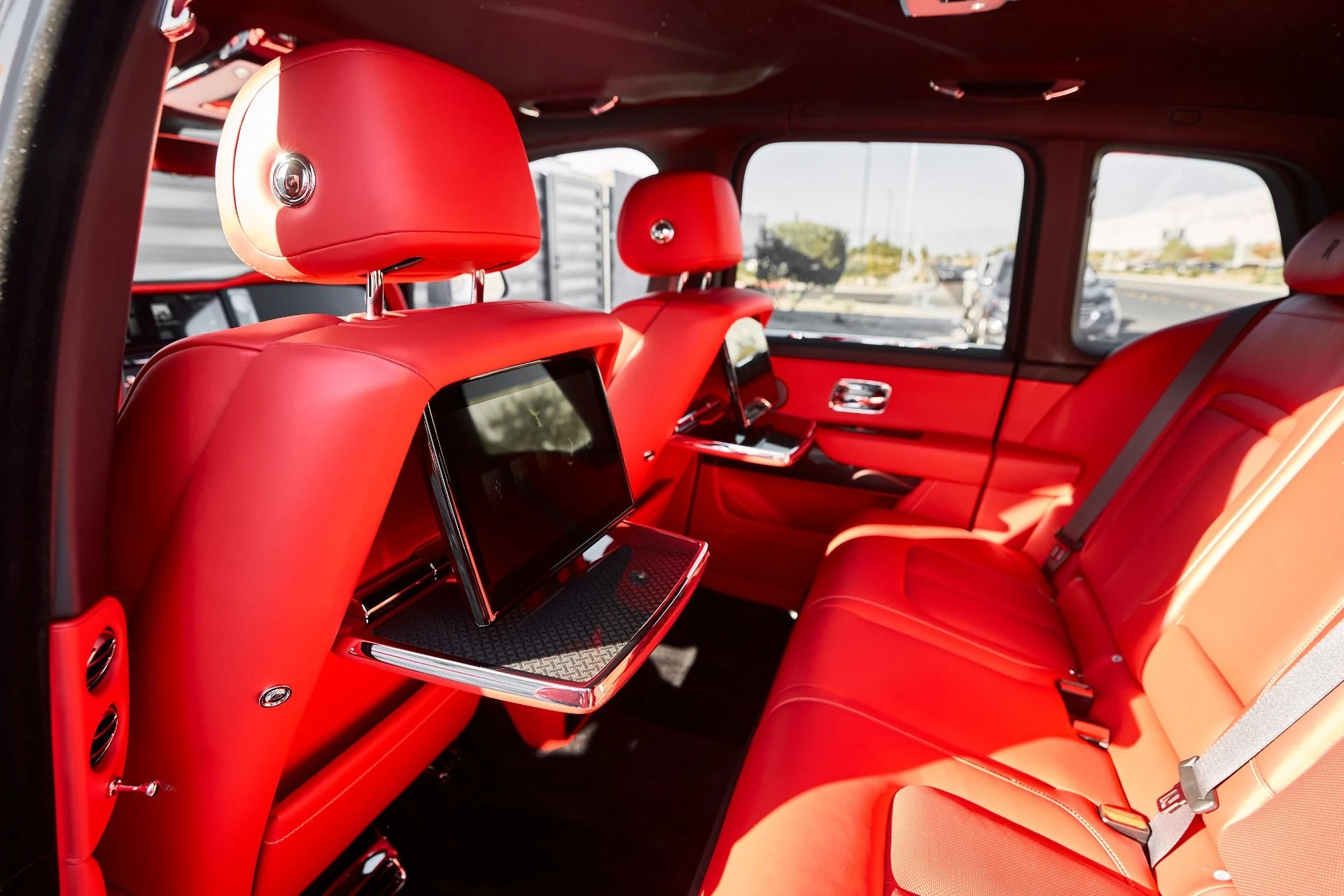 mph038_3491905750_Used_2025_Rolls_Royce_Cullinan_Black_Badge_1763084594_599f454c26