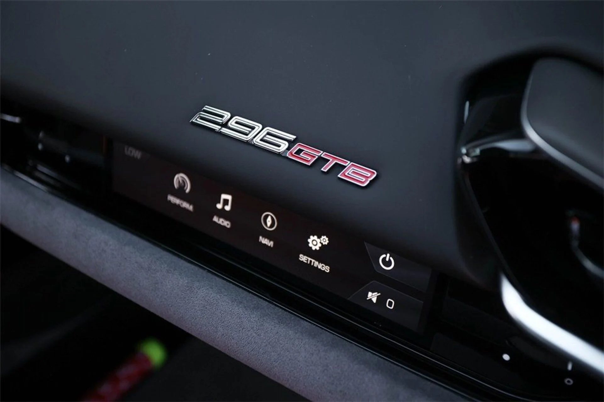 mph038_3500160556_96aa185aae1a3987bc001c32516e7720_ee9e0cb82d