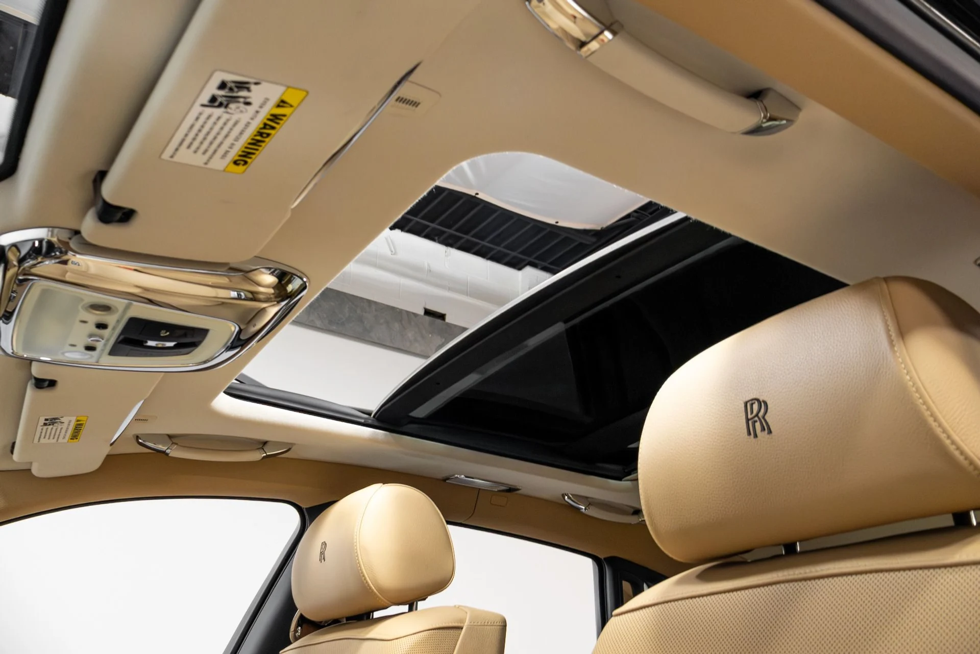 mph038_3509174377_Used_2011_Rolls_Royce_Ghost_1771348774_996cb75f4e