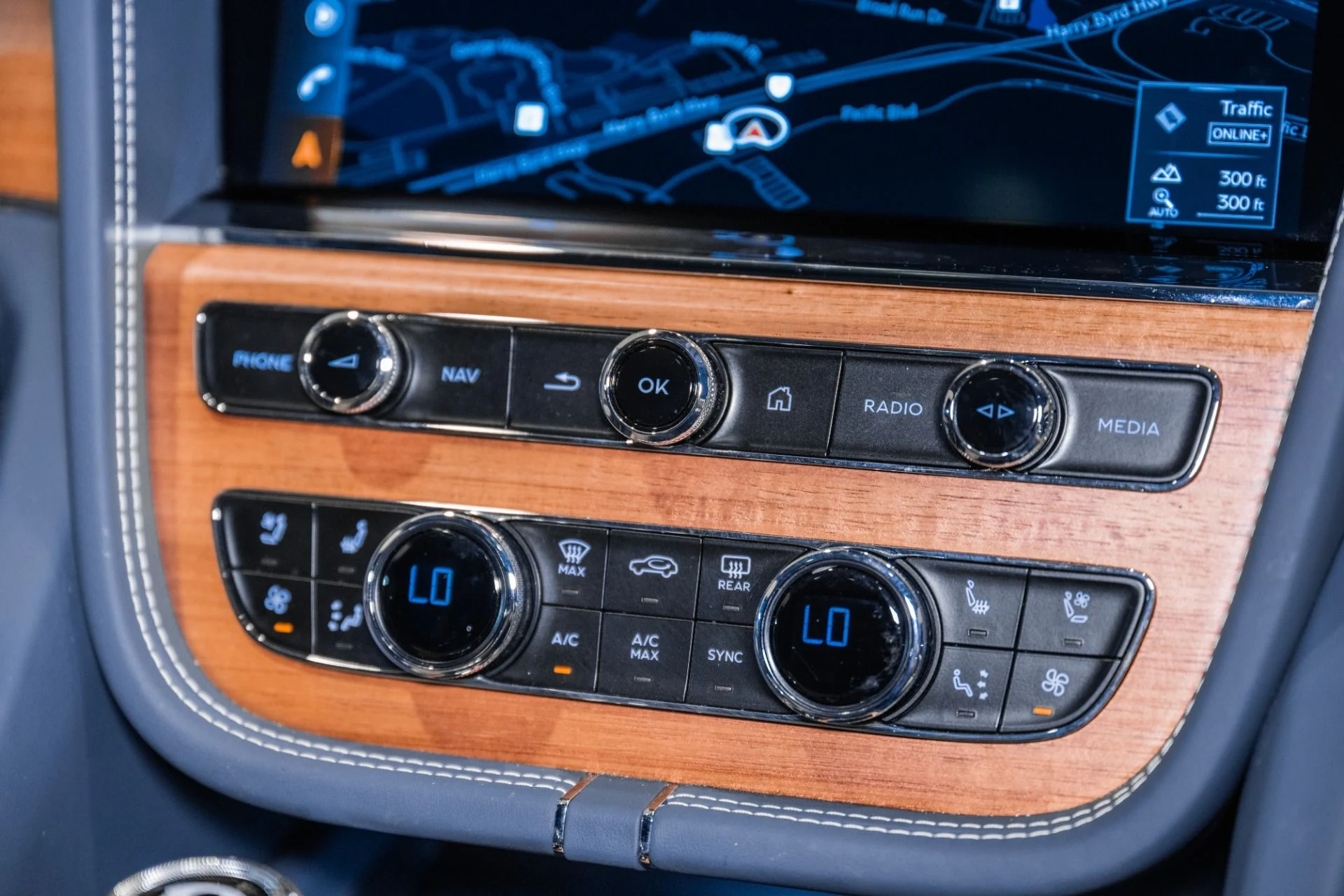 mph038_3517104275_Used_2023_Bentley_Bentayga_V8_1773161600_e197dec8df