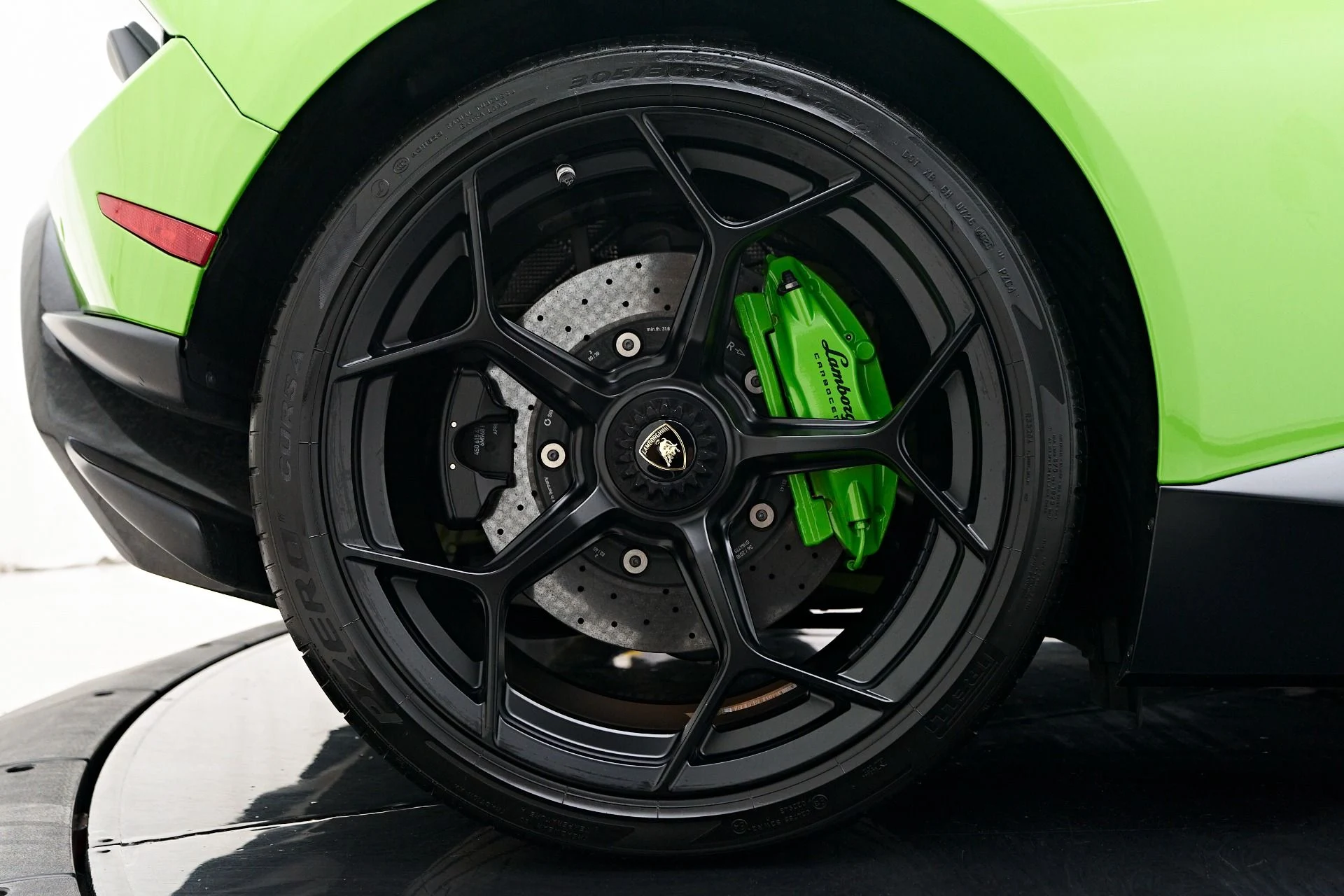 mph038_3517884531_Used_2019_Lamborghini_Huracan_Performante_1757626078_0e46692feb