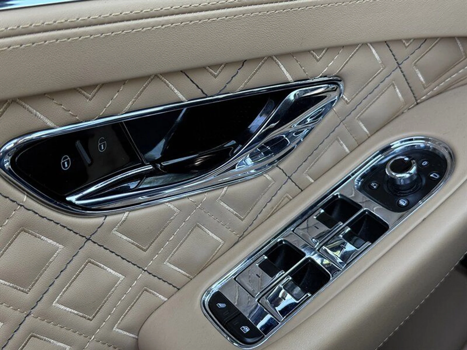 mph038_3540327705_7bda7d4b99_800_9306a0b3ab