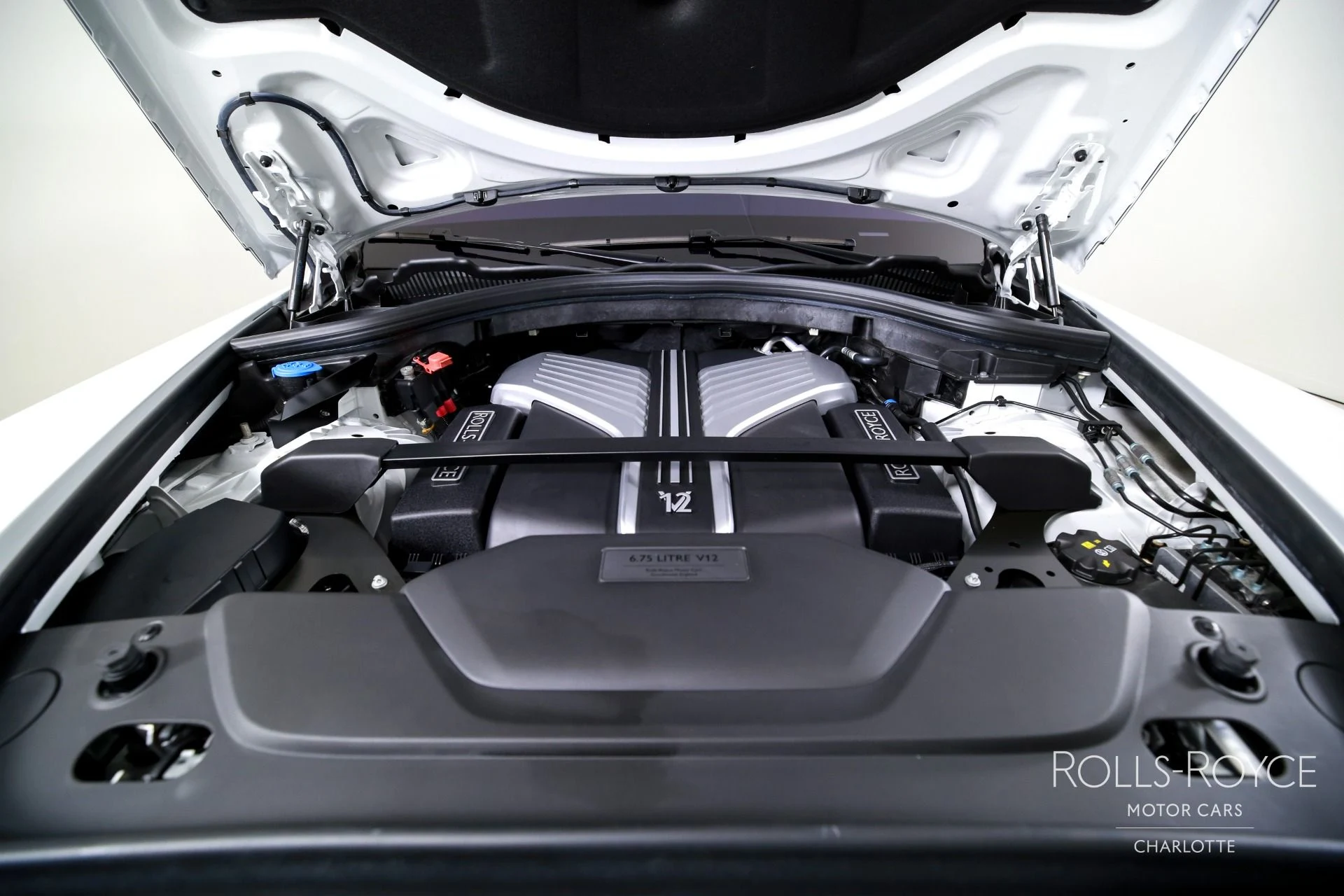 mph038_3565658998_Used_2025_Rolls_Royce_Cullinan_1786636454_f48eefd6d5