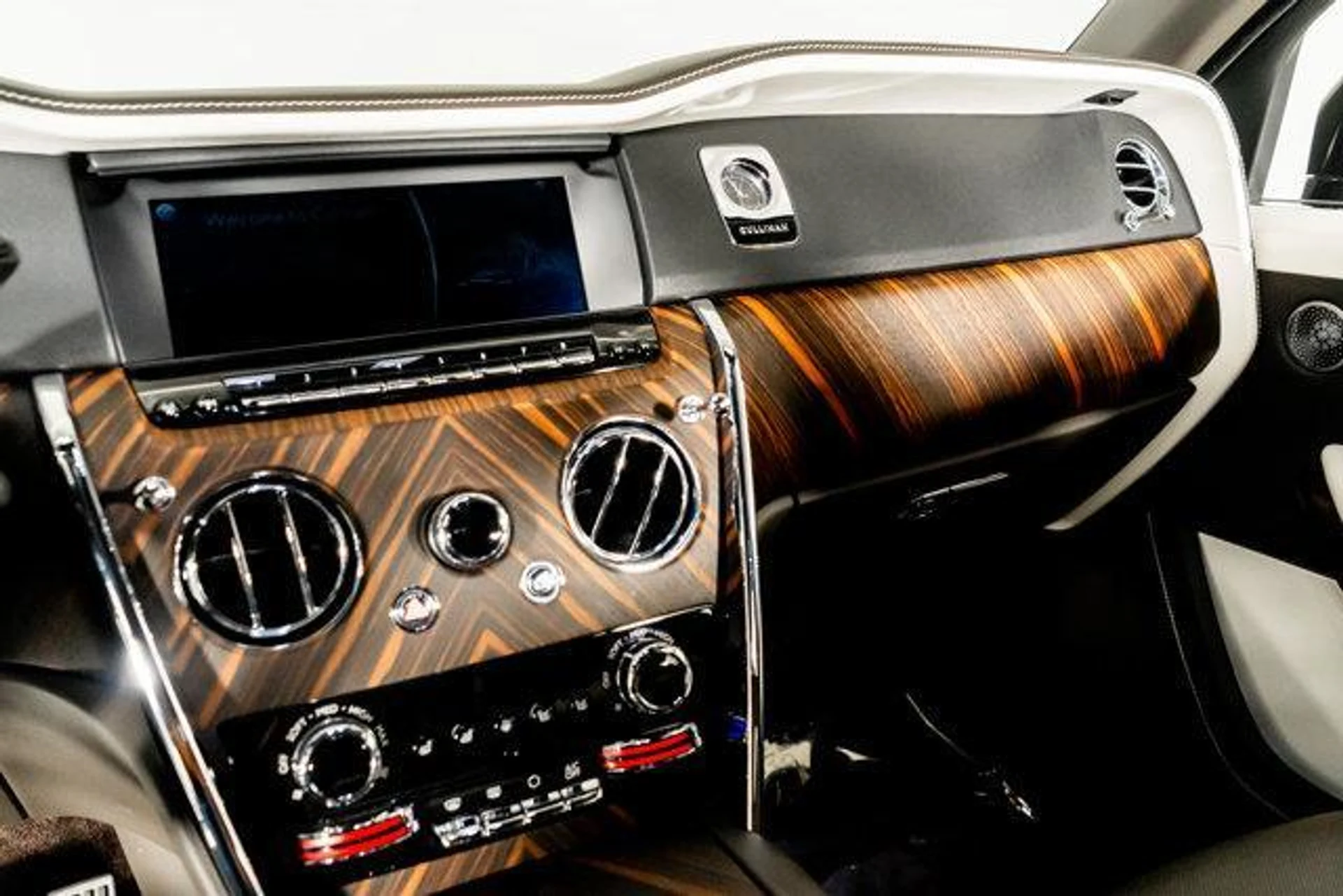 mph038_3570949630_R_Sckghkj_MP_Db_K_Aza_Qe_A_Bk_B_d5_SA_4e709f61bd