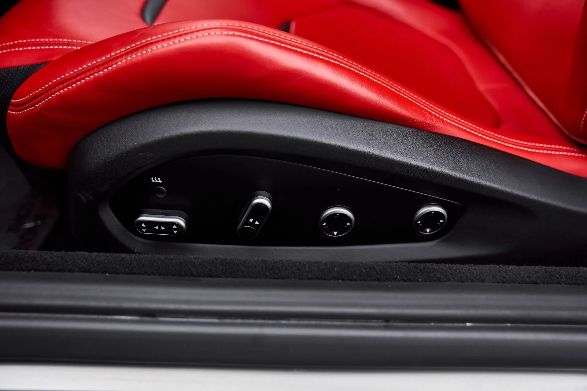 mph038_3578274990_Used_2020_Ferrari_GTC_4_Lusso_T_1766785910_3415b8b336