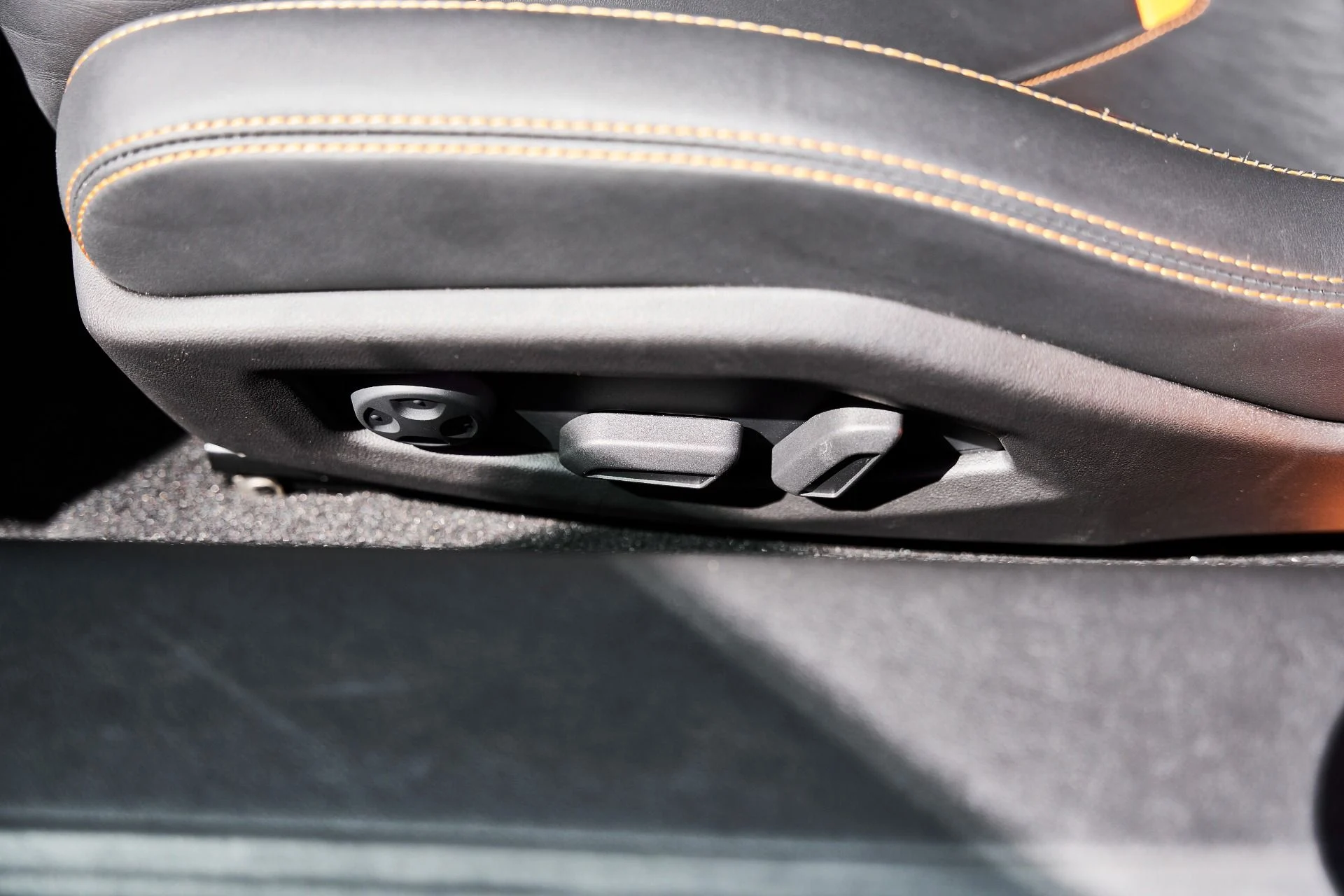 mph038_3596488278_Used_2020_Lamborghini_Huracan_EVO_Base_1777394829_e6d4655ae2