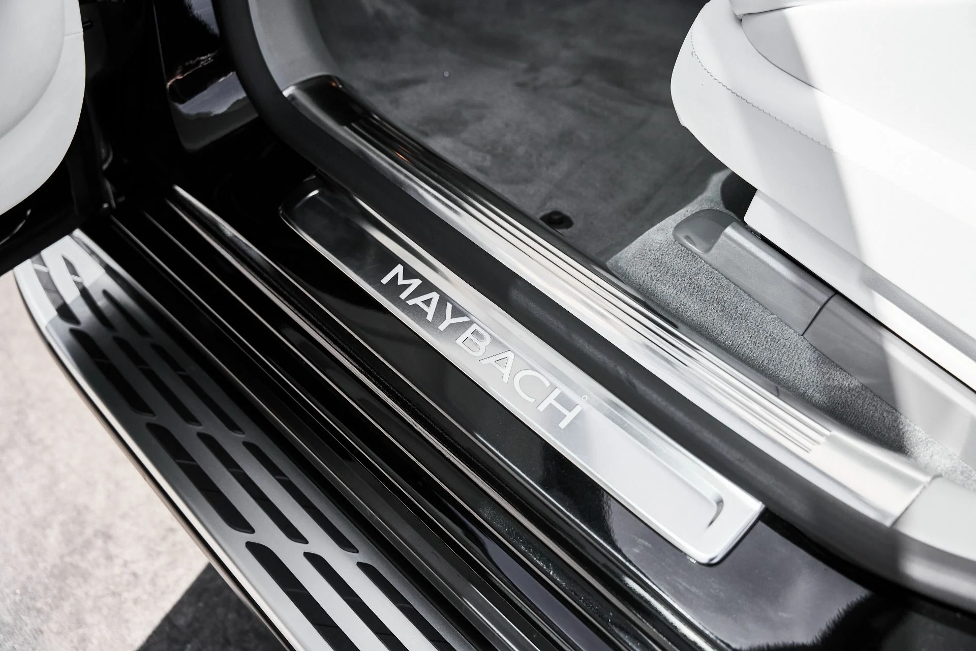 mph038_3597826892_Used_2024_Mercedes_Benz_EQS_Maybach_EQS_680_1774575198_861e4f8c2e