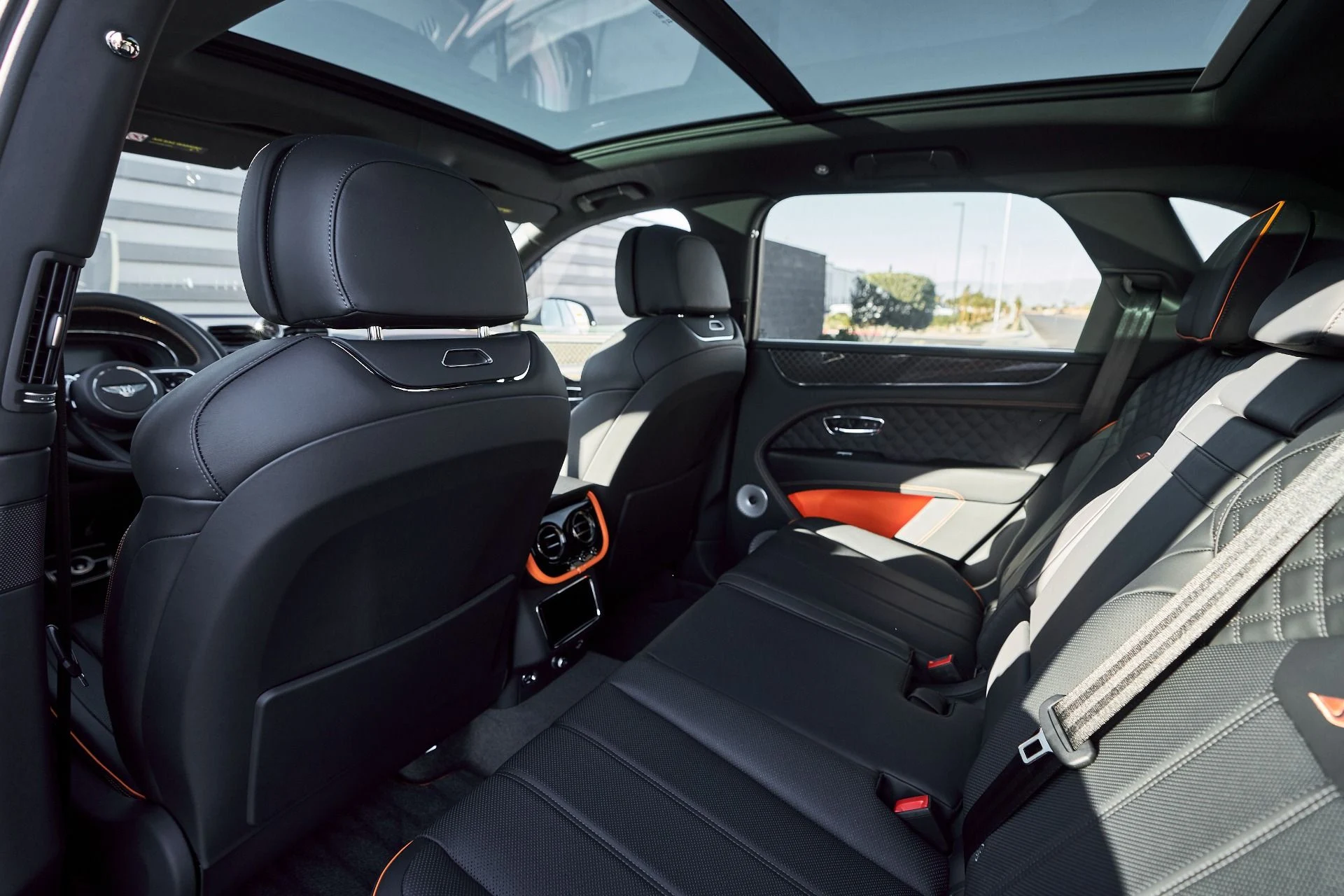 mph038_3607237846_Used_2025_Bentley_Bentayga_S_Black_Edition_1764904208_f2b207526a