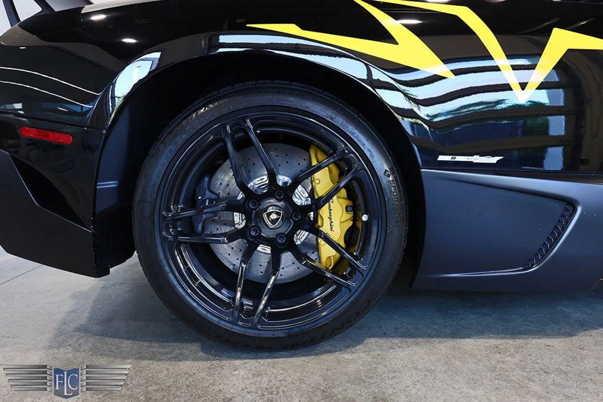 mph038_3635317014_used_2010_lamborghini_murcielago_2drlp6704superveloce_9689_22931171_39_1024_126cc393a5