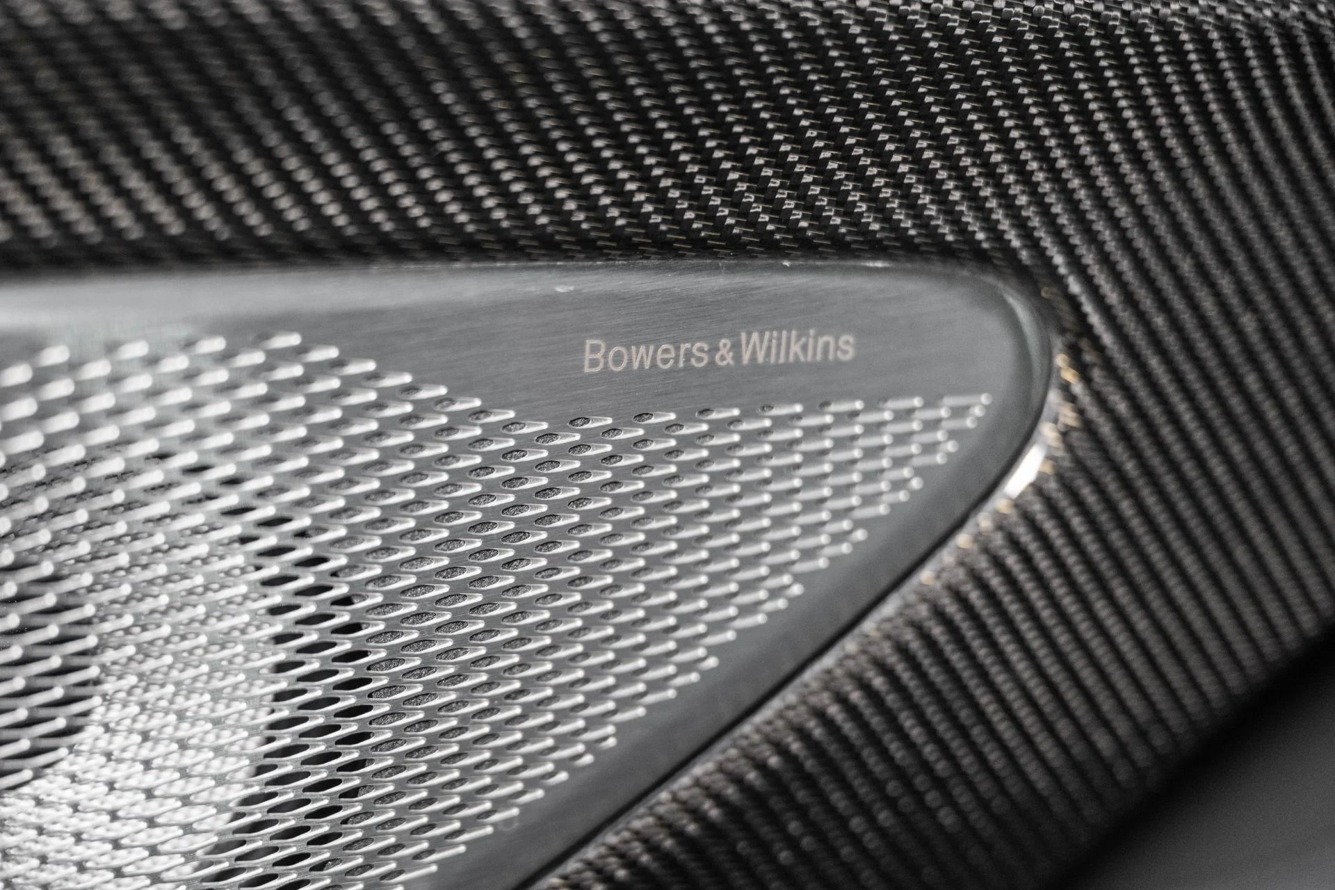 mph038_3636166275_New_2026_Aston_Martin_DB_12_Gold_Finger_V8_1764191230_6db9d23348