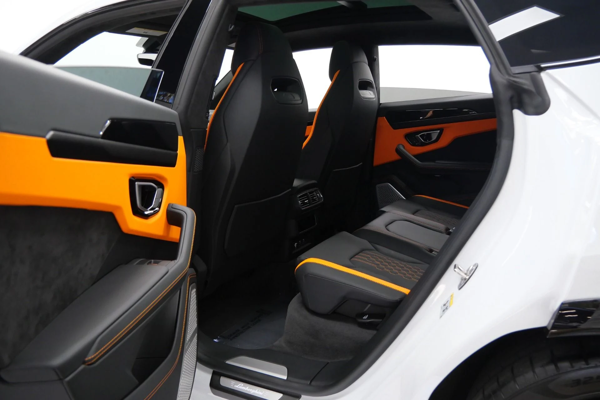 mph038_3641603733_Used_2023_Lamborghini_Urus_S_Very_Low_Miles_657_Horsepower_Bang_and_Olufsen_Audio_1781208380_1ecfe9bdc9