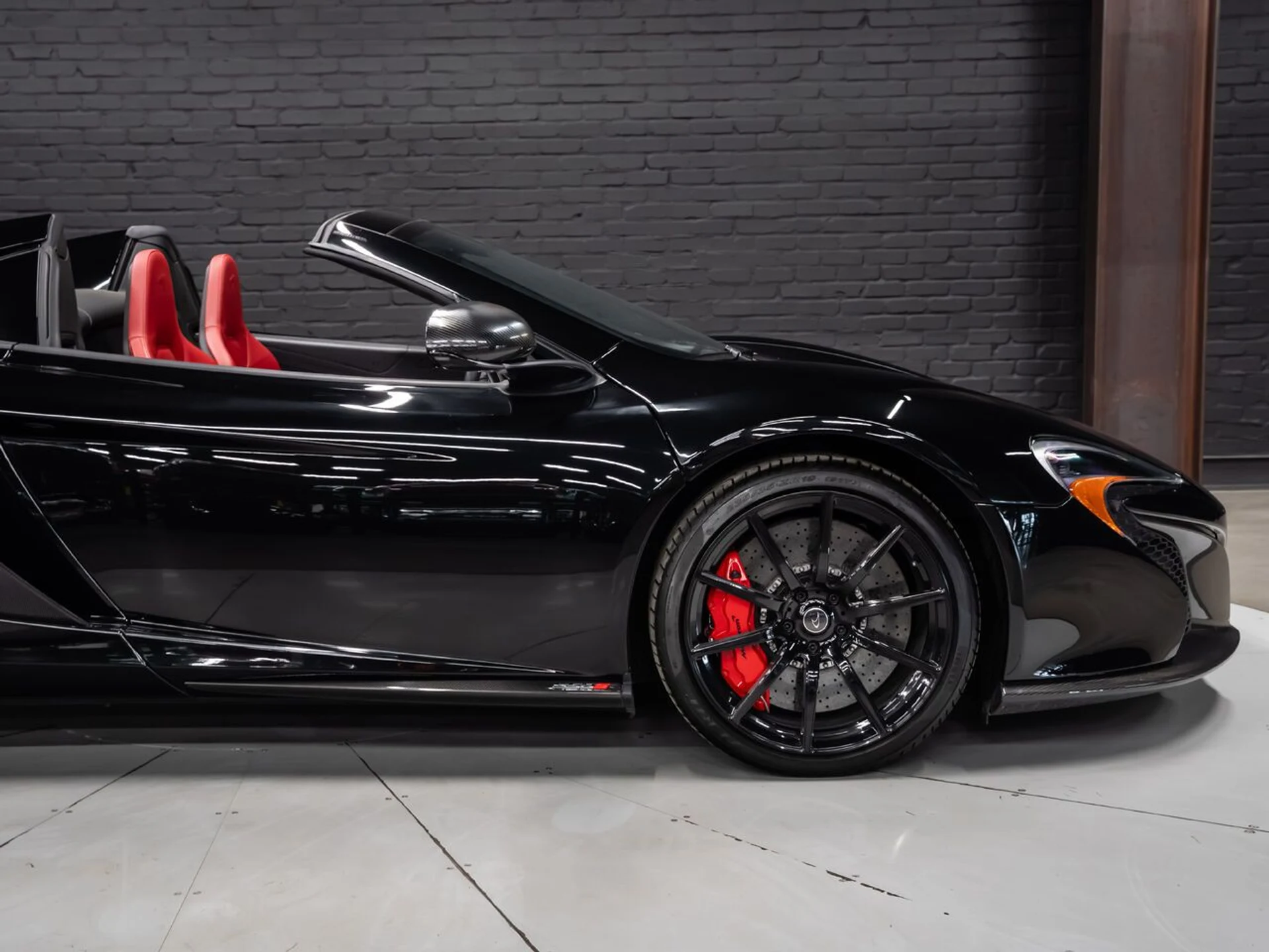 mph038_3644346914_mclaren_650s_2015_8d76470ded