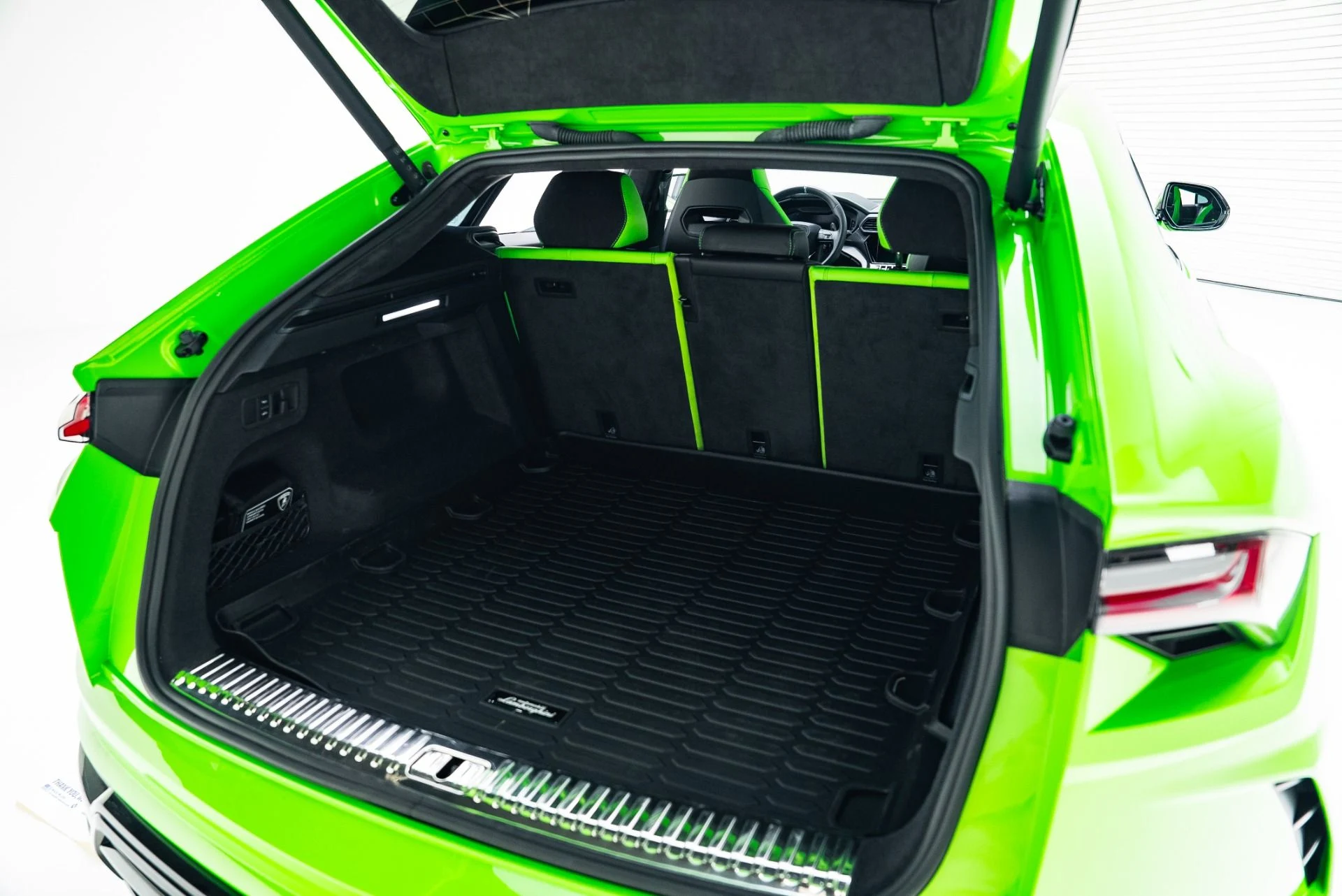 mph038_3650653784_Used_2021_Lamborghini_Urus_1766090501_fa1510dffe