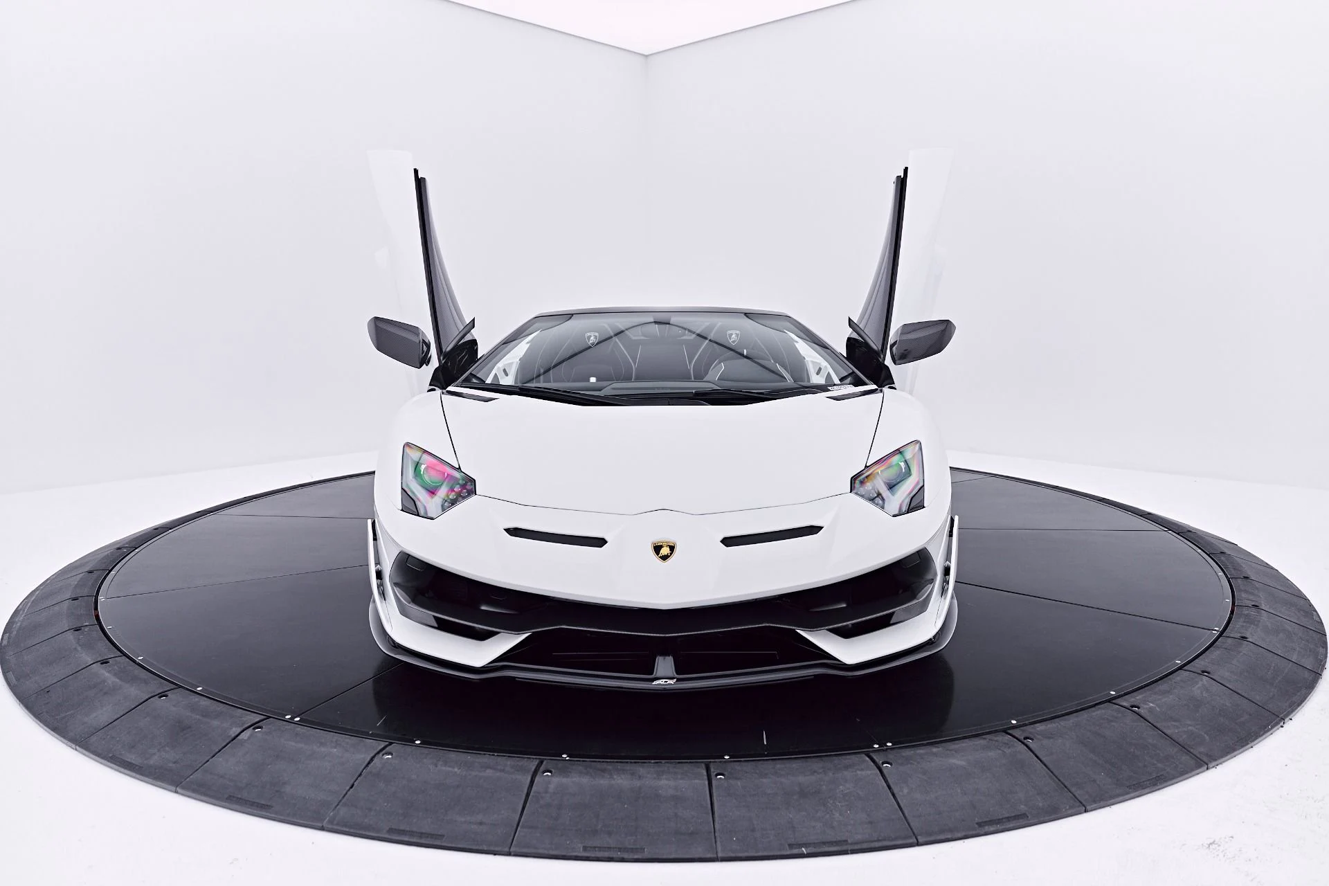 mph038_3671102687_Used_2021_Lamborghini_Aventador_SVJ_Base_1784080207_b1162f351d
