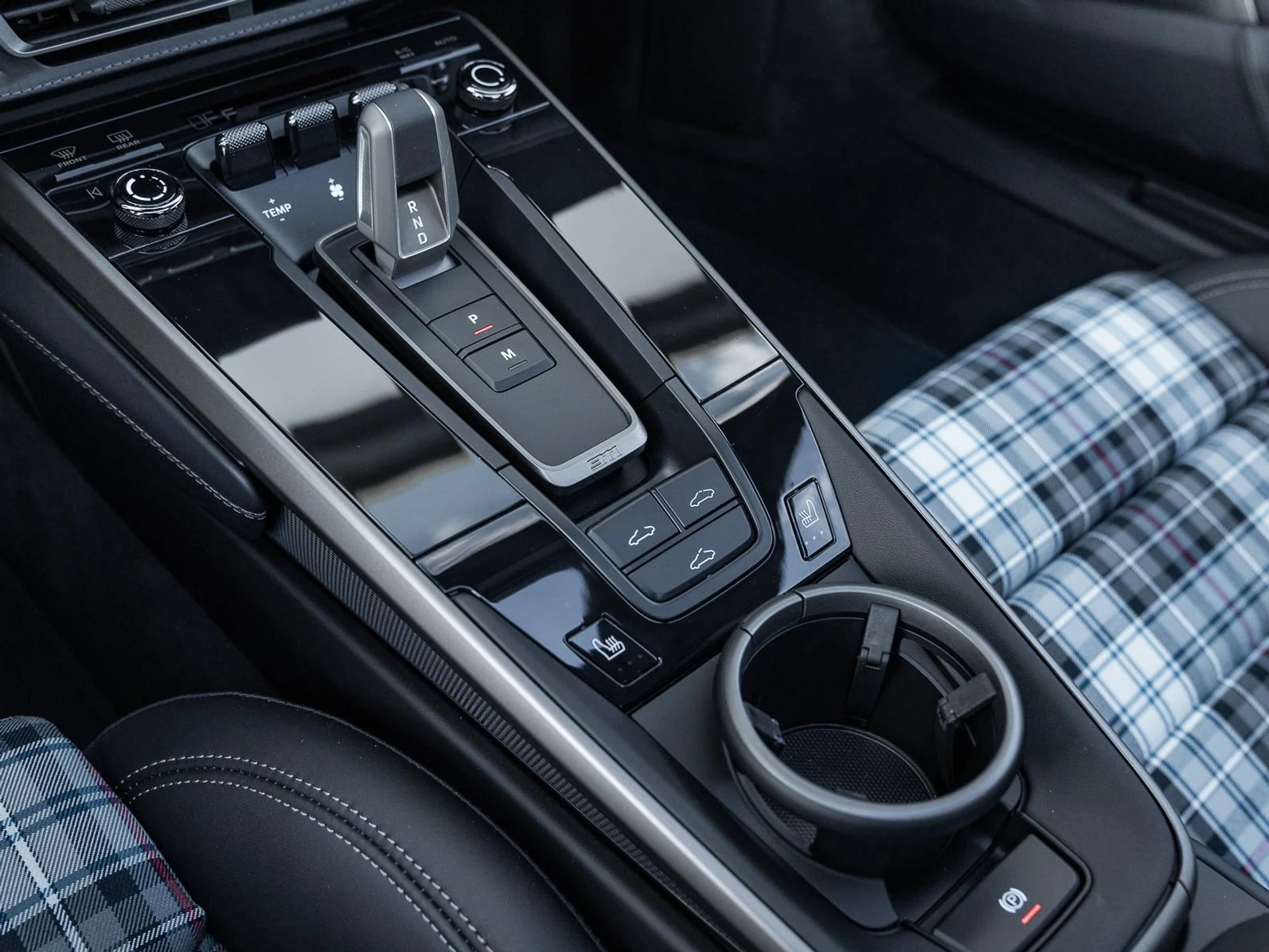 mph038_3673659115_Used_2025_Porsche_911_Turbo_1762268522_8a4f841dbf