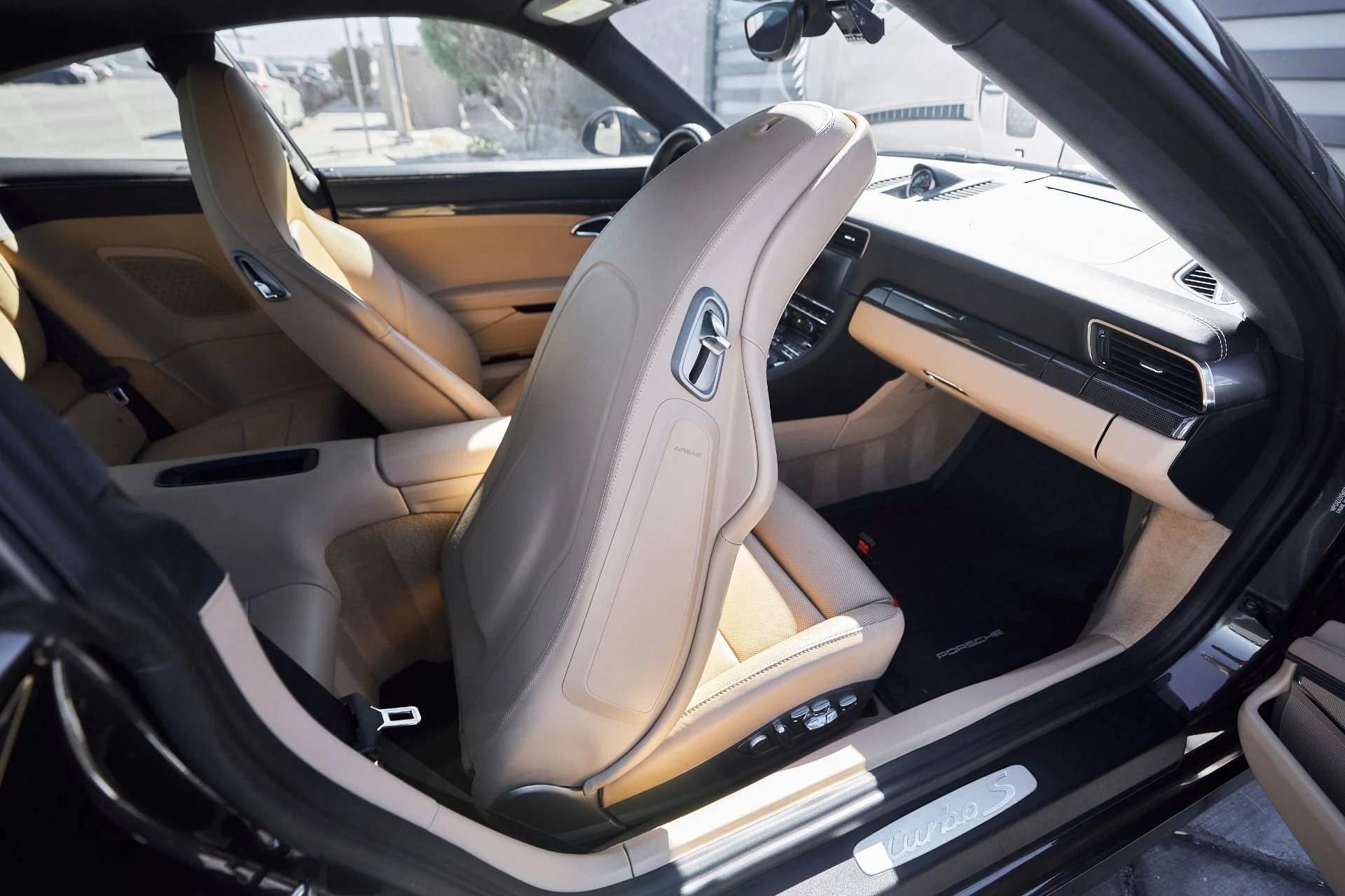 mph038_367924663_Used_2015_Porsche_911_Turbo_S_1759451659_450936a466
