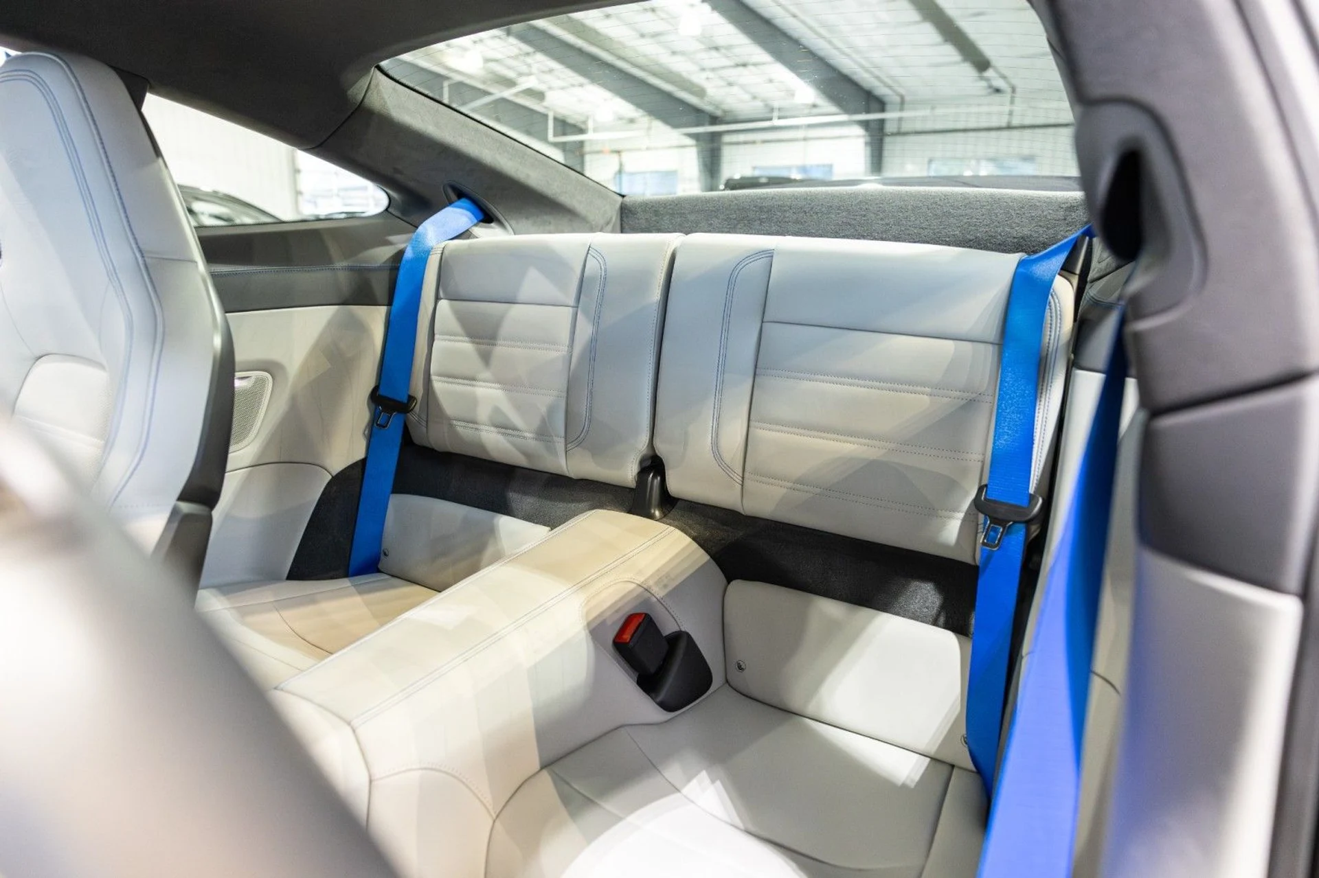 mph038_368084972_UA_8940d9432d