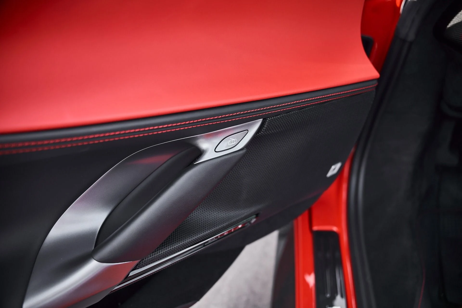 mph038_3683828220_Used_2022_Ferrari_SF_90_Spider_Base_1770767929_c1b58fe657