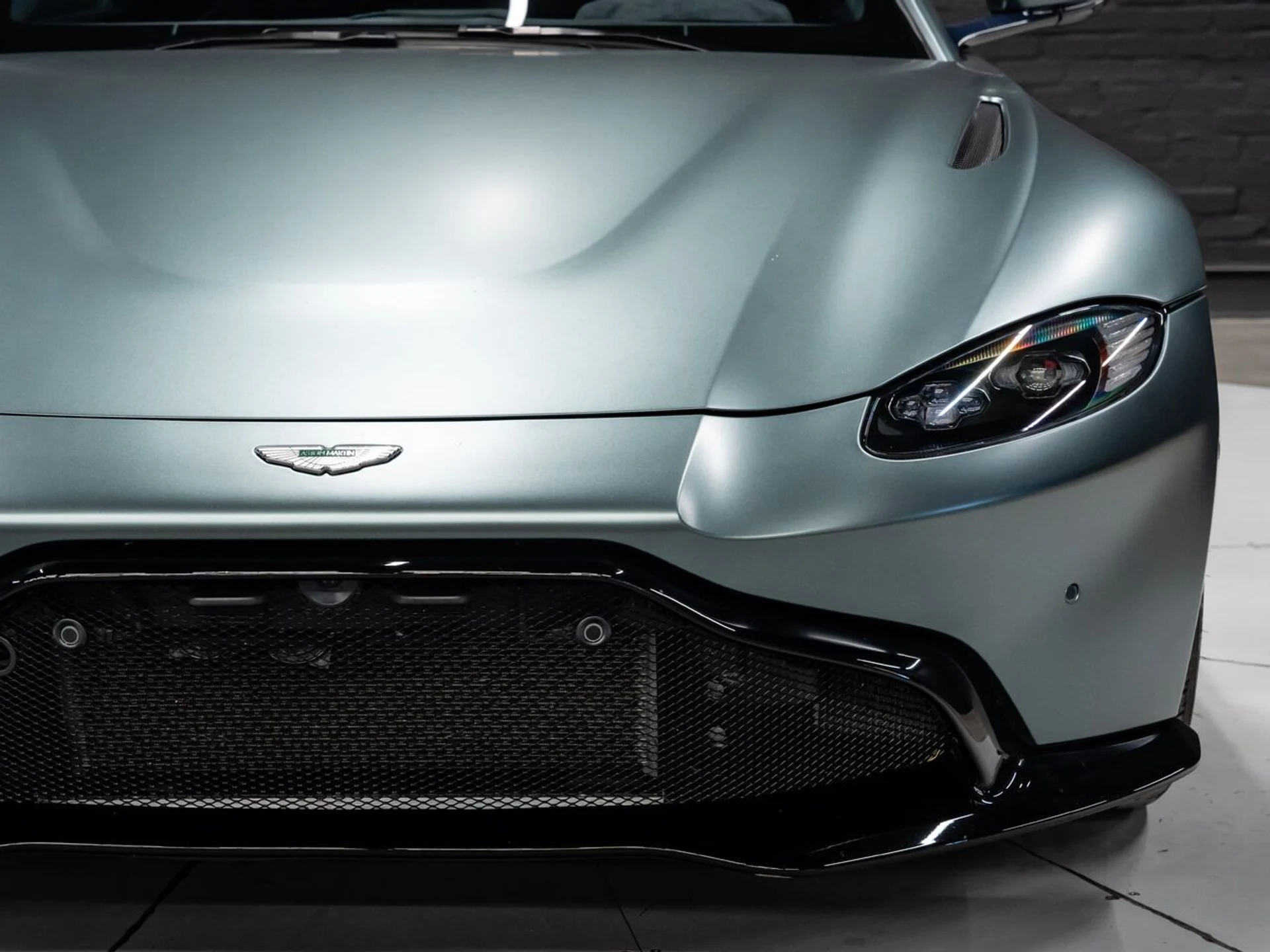 mph038_3687966074_aston_martin_vantage_2020_0319c6bdf3