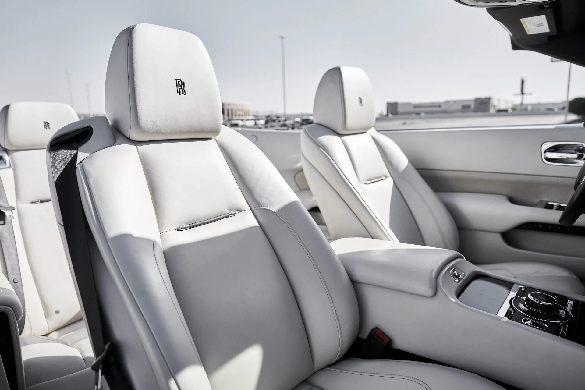 mph038_3702535034_Used_2016_Rolls_Royce_Dawn_Base_1770086731_0b0903e178