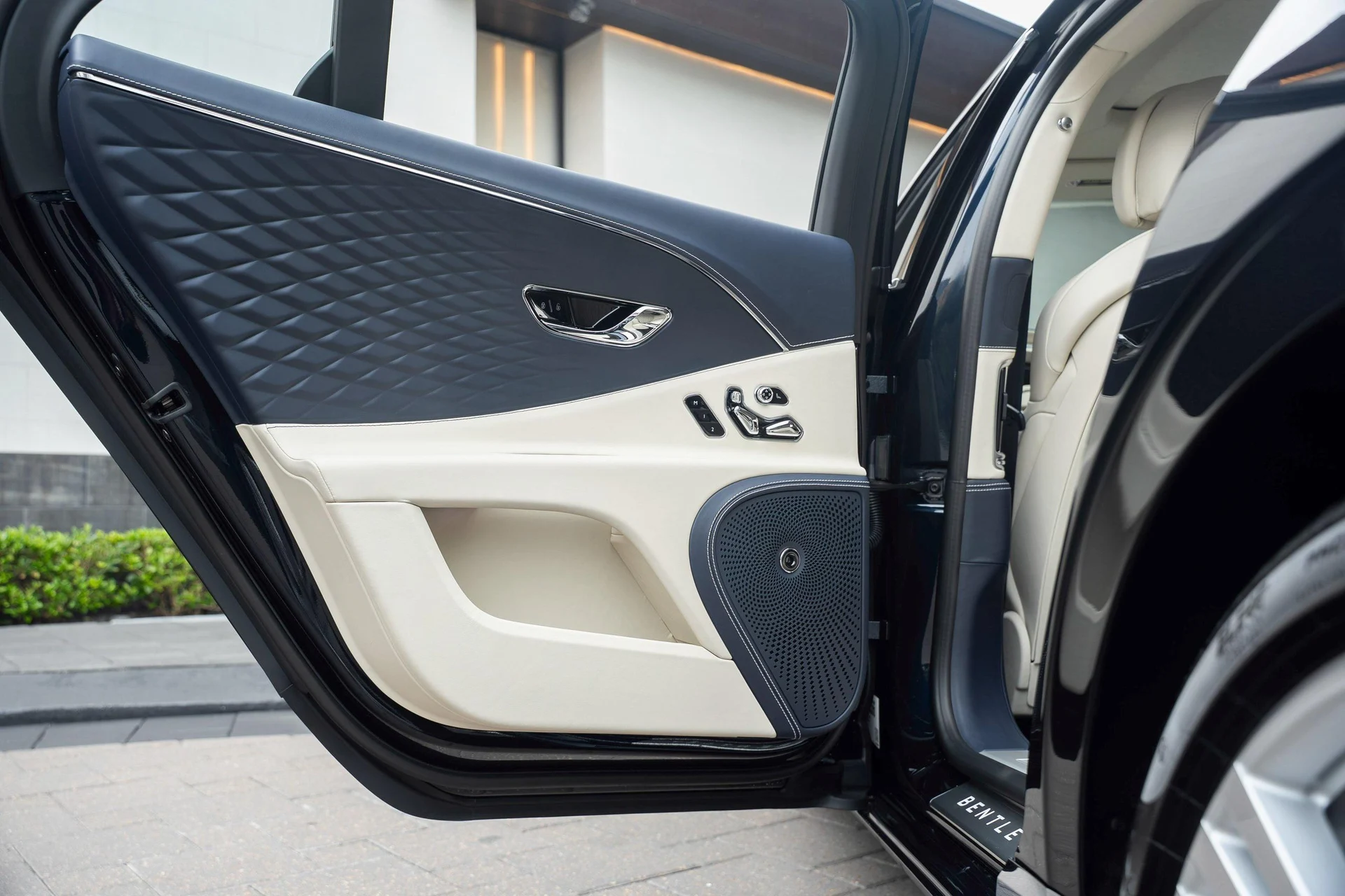 mph038_3709873644_477619930_695e14ea511ab76ffaffbc69_c60468b3c4