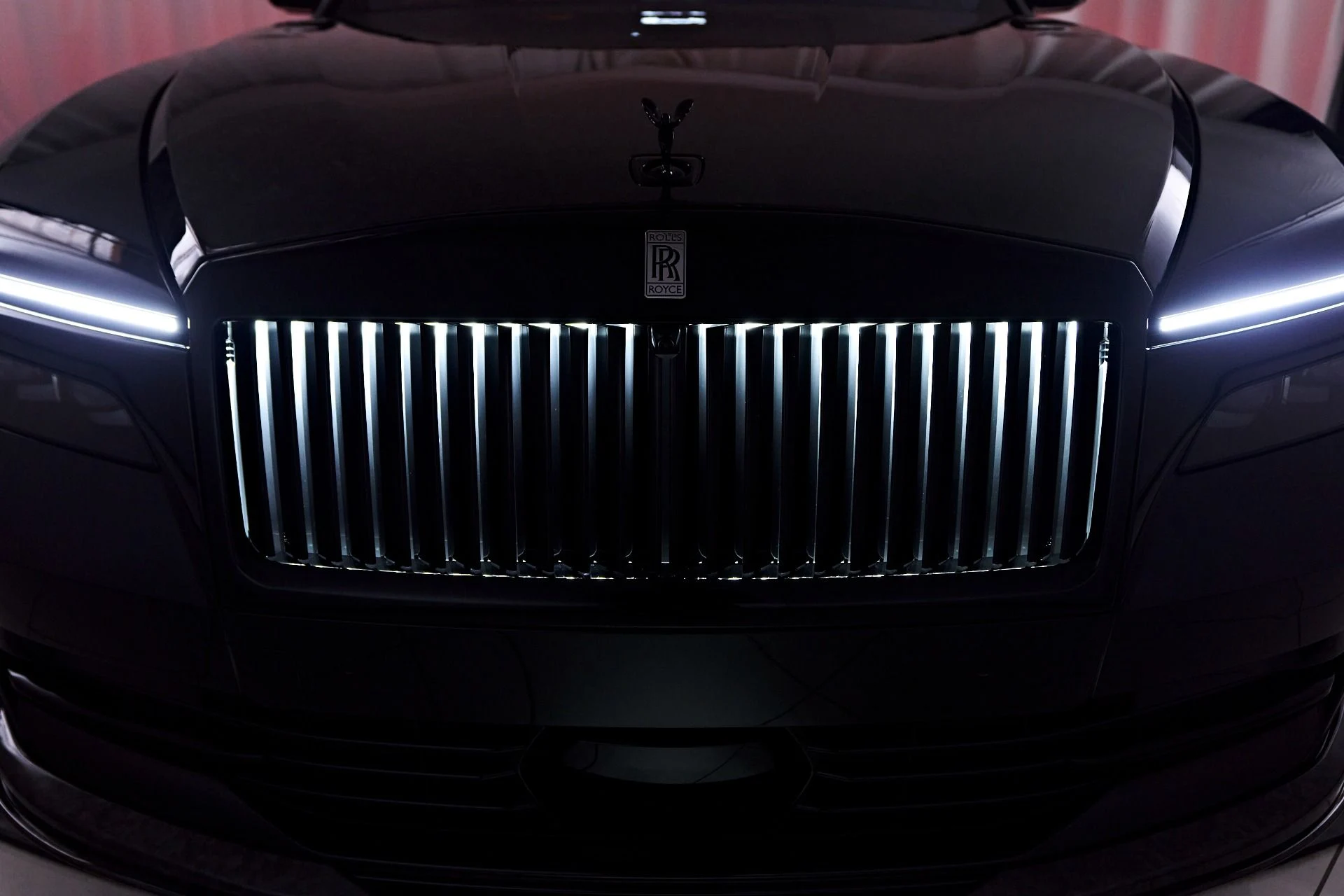 mph038_3716374579_Used_2025_Rolls_Royce_Spectre_Mansory_1756243802_5b0e5d21ff
