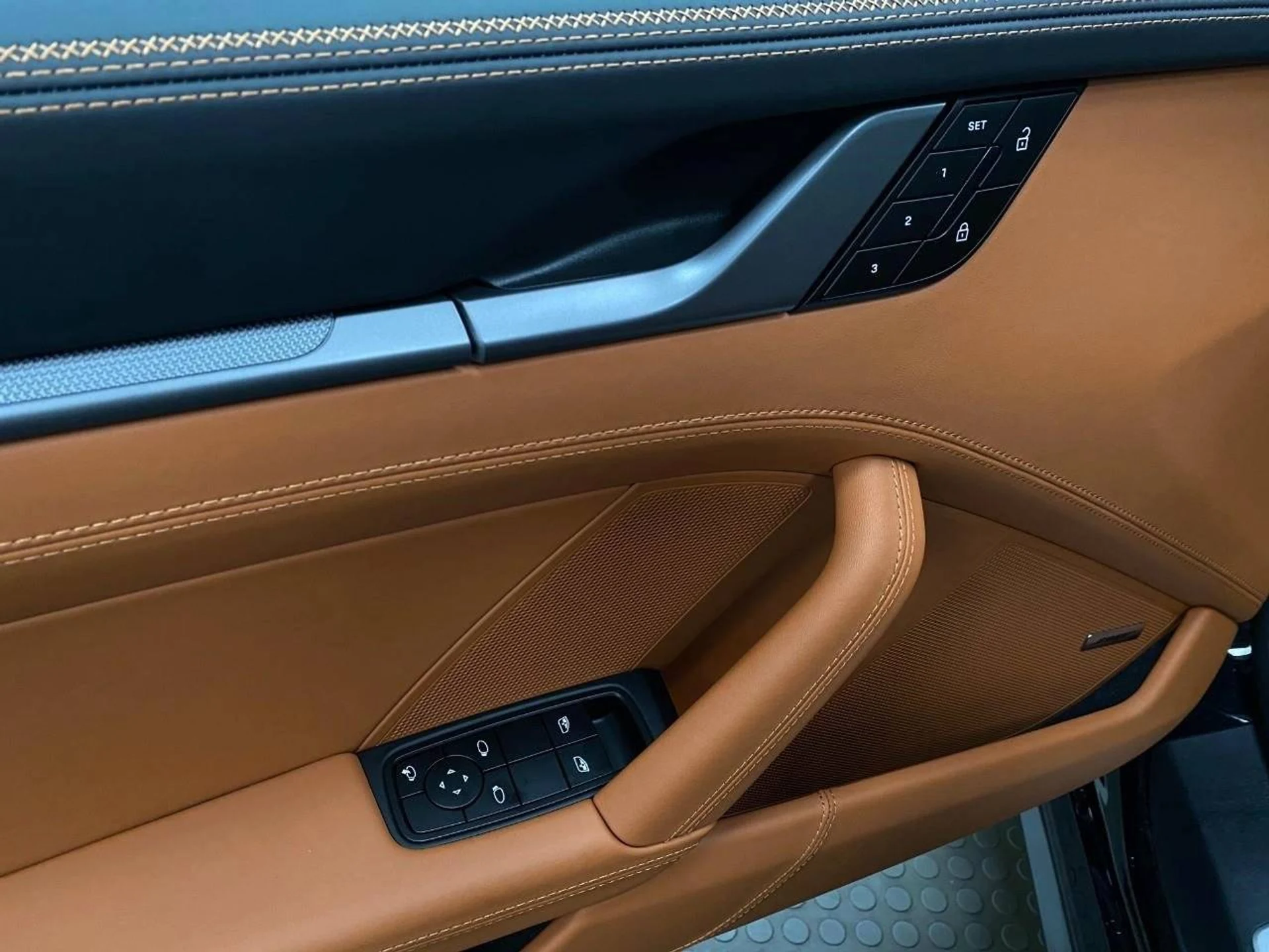 mph038_3718759257_1280_fa3b5fe7b4